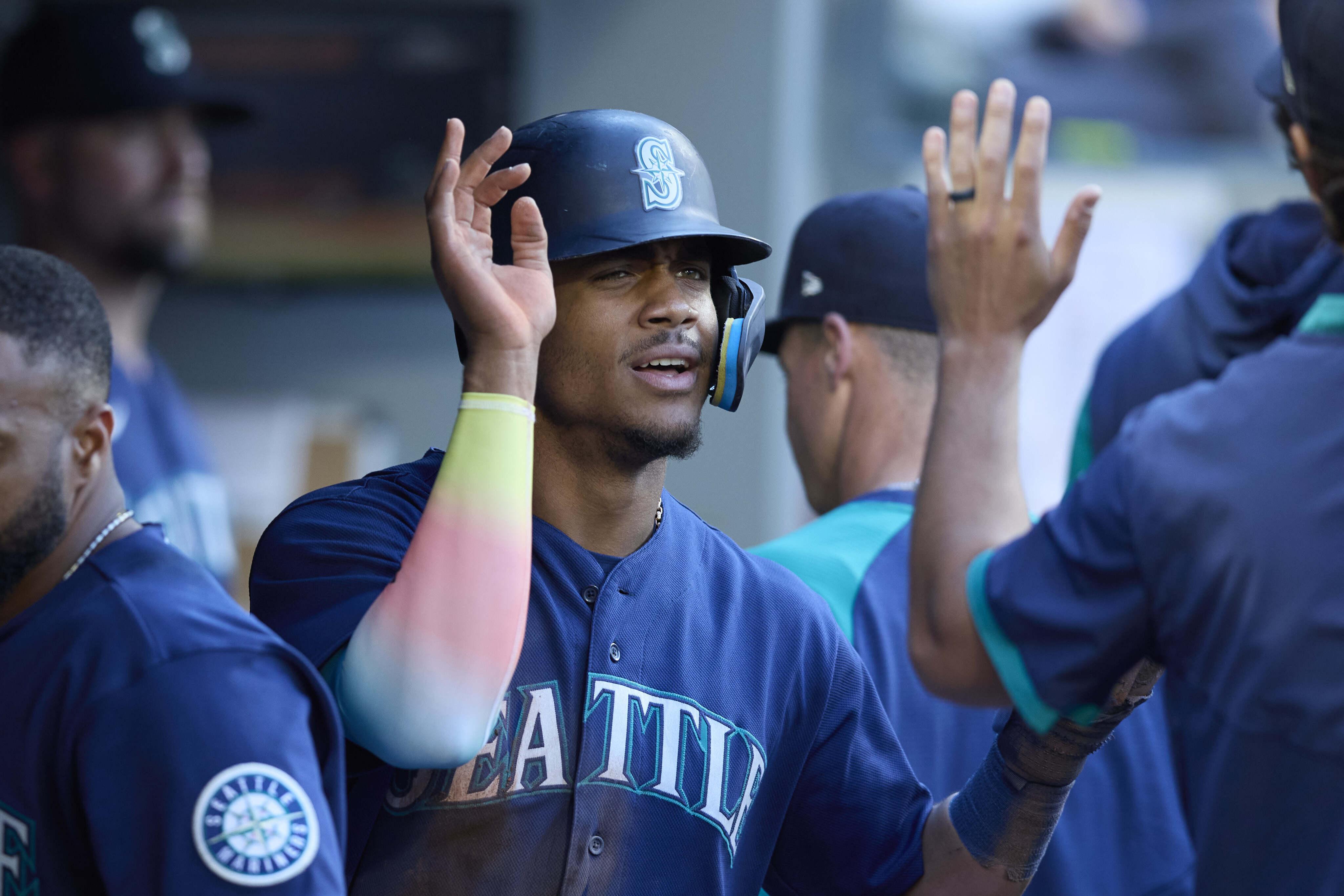Rodríguez hits 3-run homer, Mariners beat Orioles 9-2 for 8th