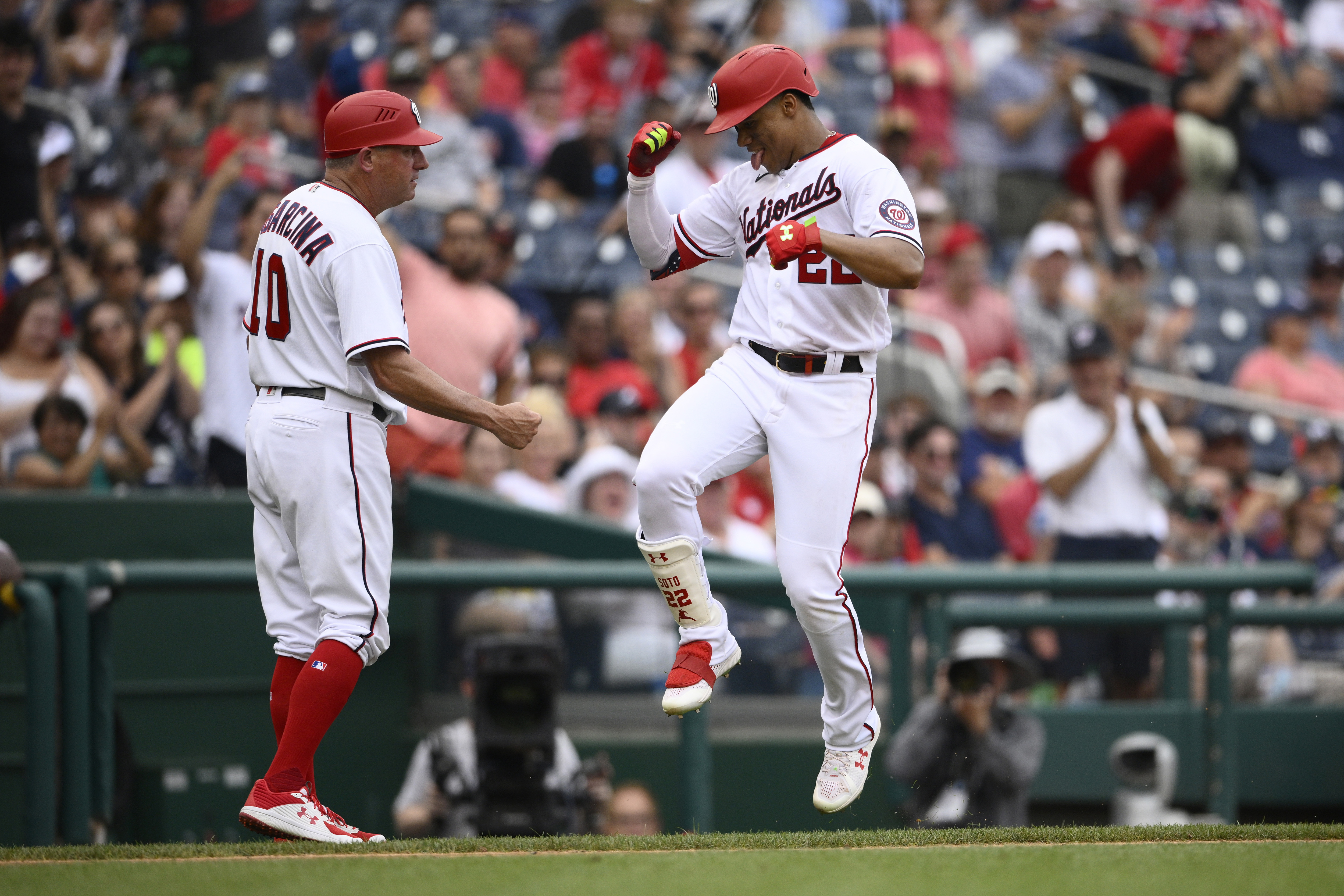Juan Soto continues on-base streak with home run as Nationals beat Braves