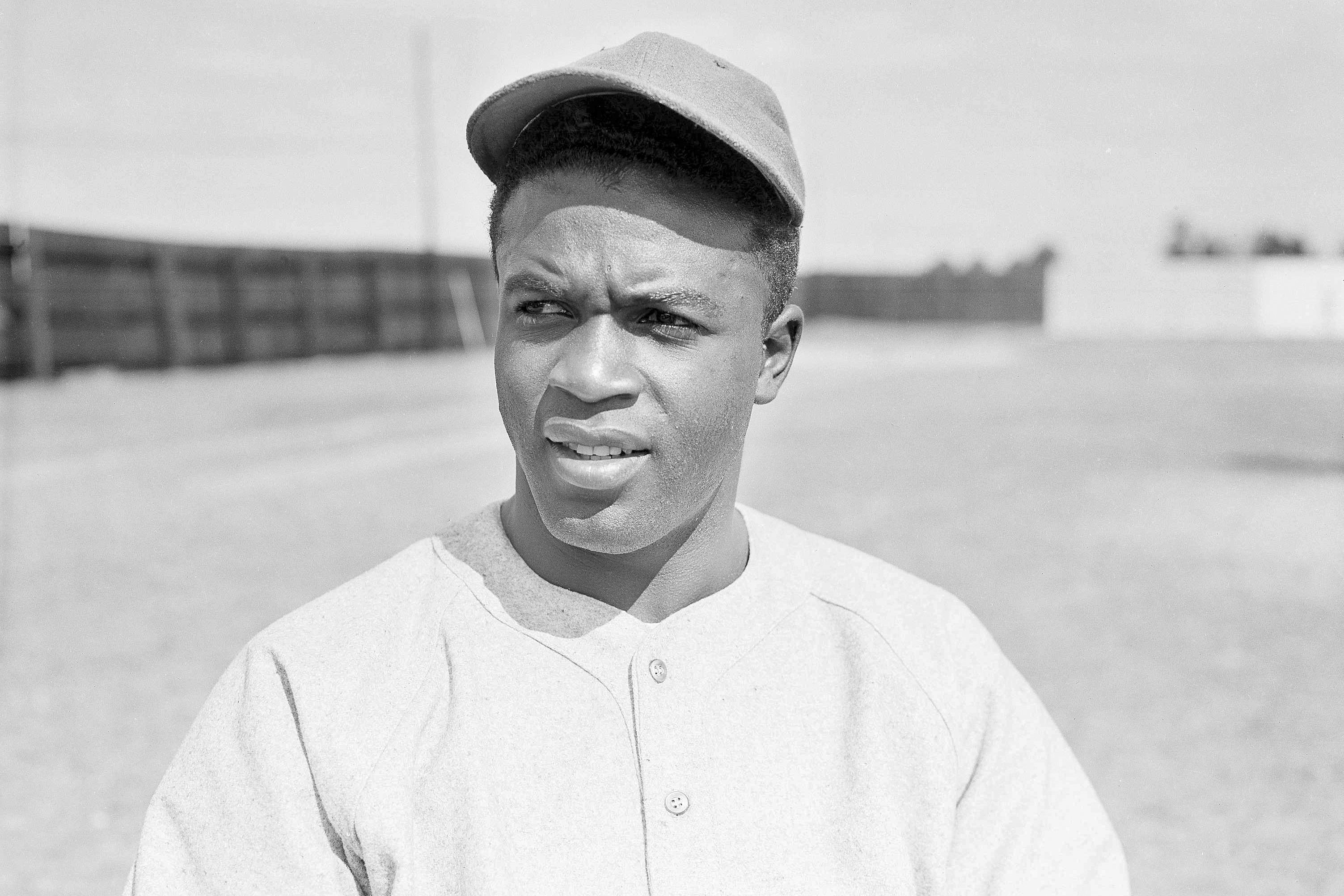 NYC Road Sign Misspells Jackie Robinson's Name