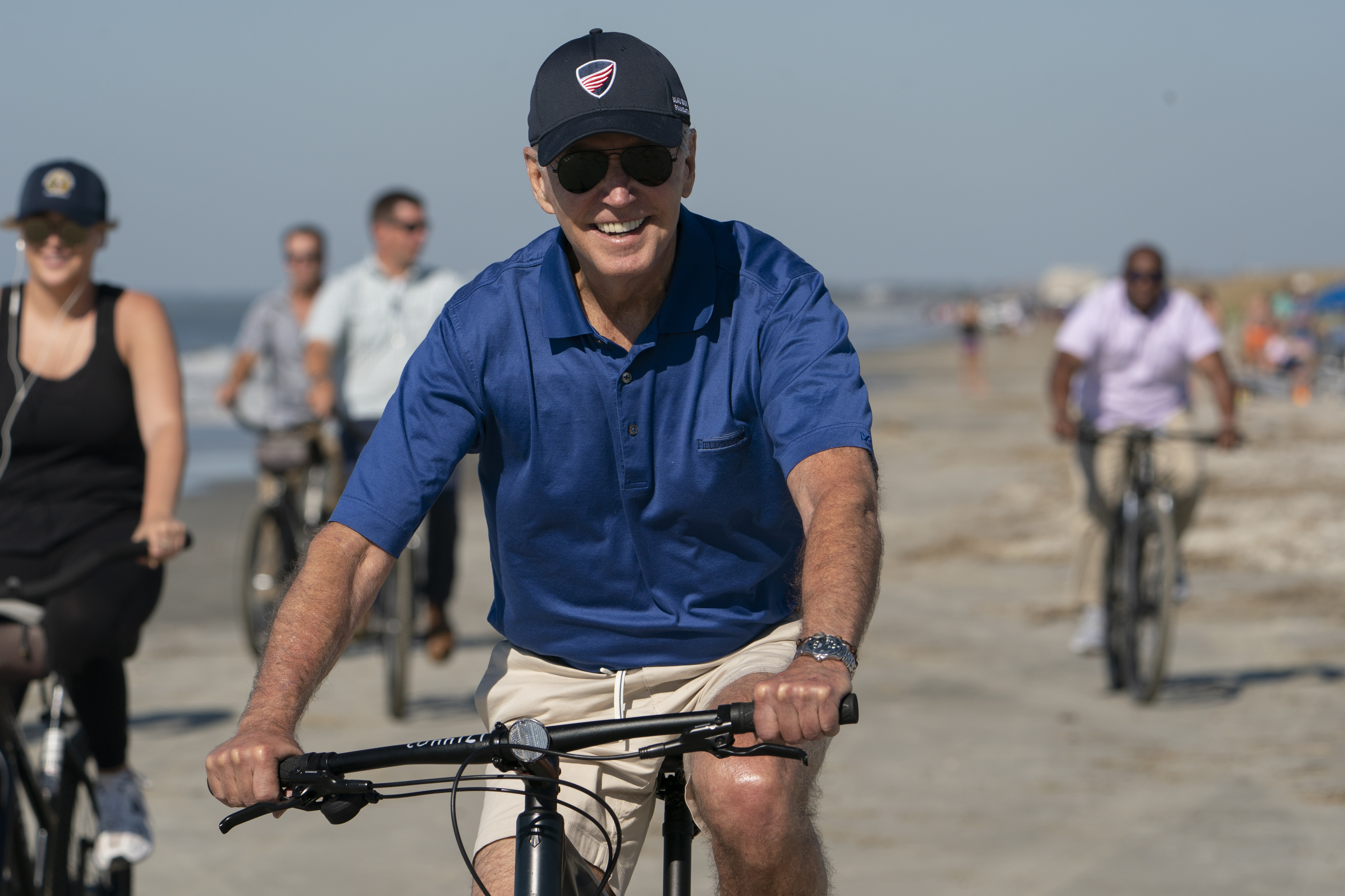 Biden Falls Off Bike During Visit to Rehoboth Beach - The New York Times