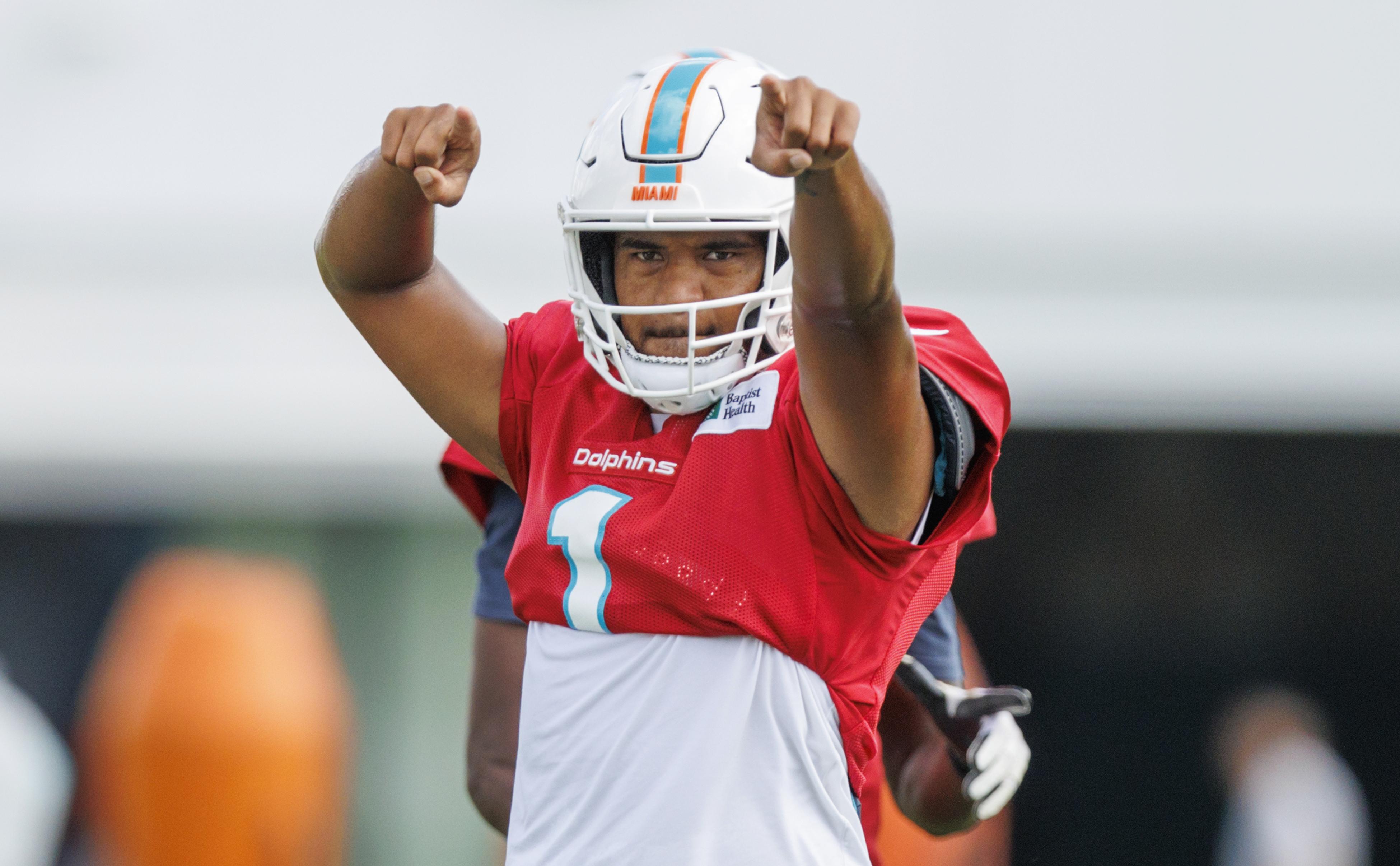 Miami Dolphins practice observations: The next step in Tua Tagovailoa's  development