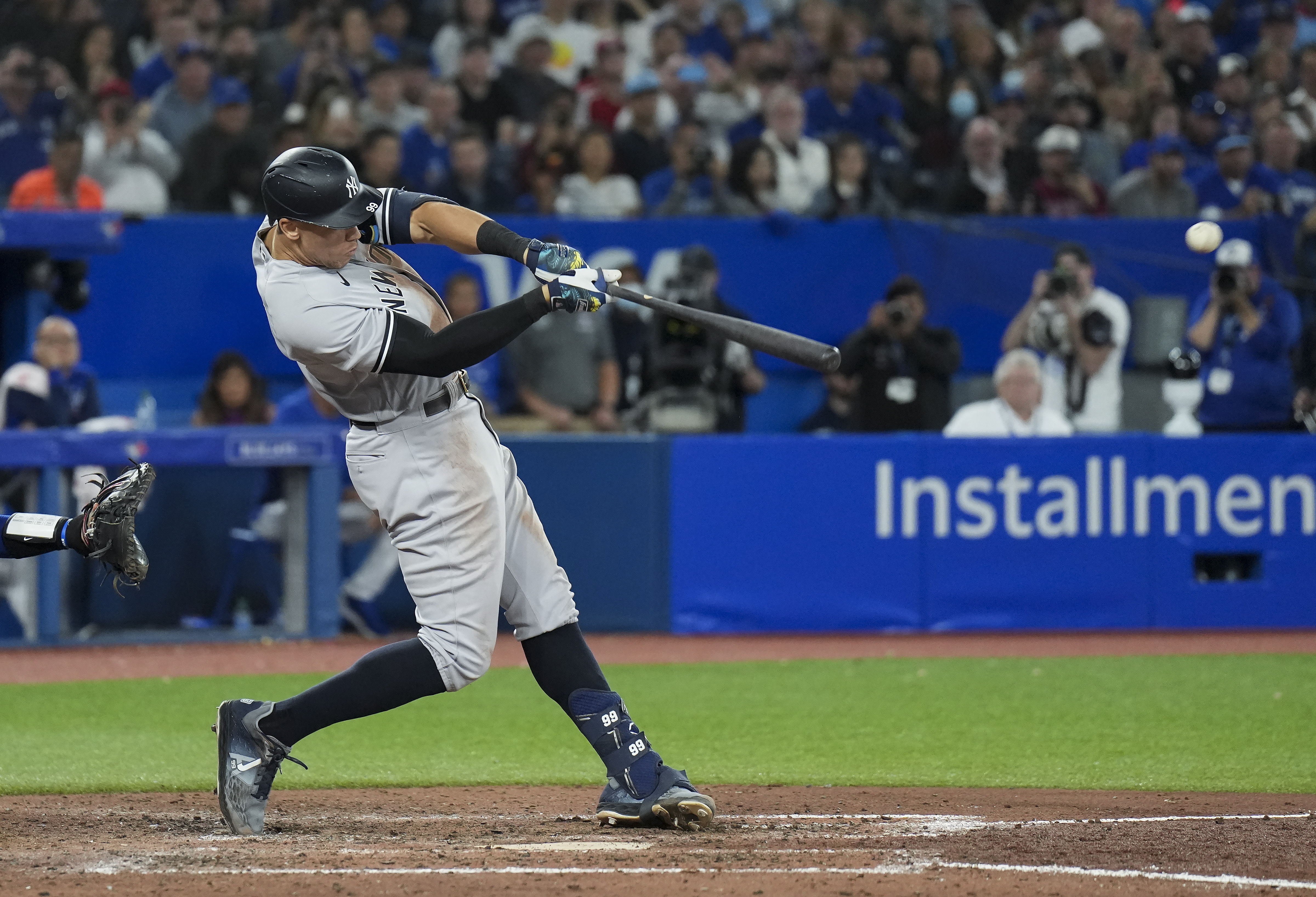 Aaron Judge sets AL home run record: Yankees slugger hits No. 62