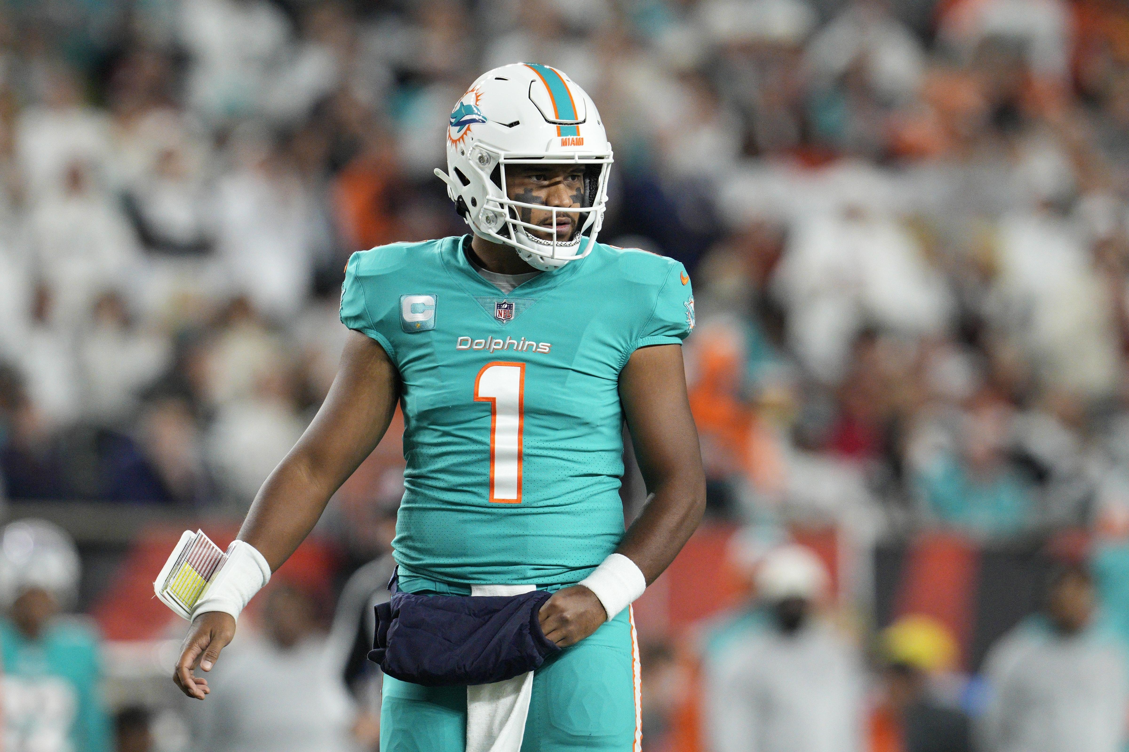 Dolphins have no plans to put Tua Tagovailoa on IR 