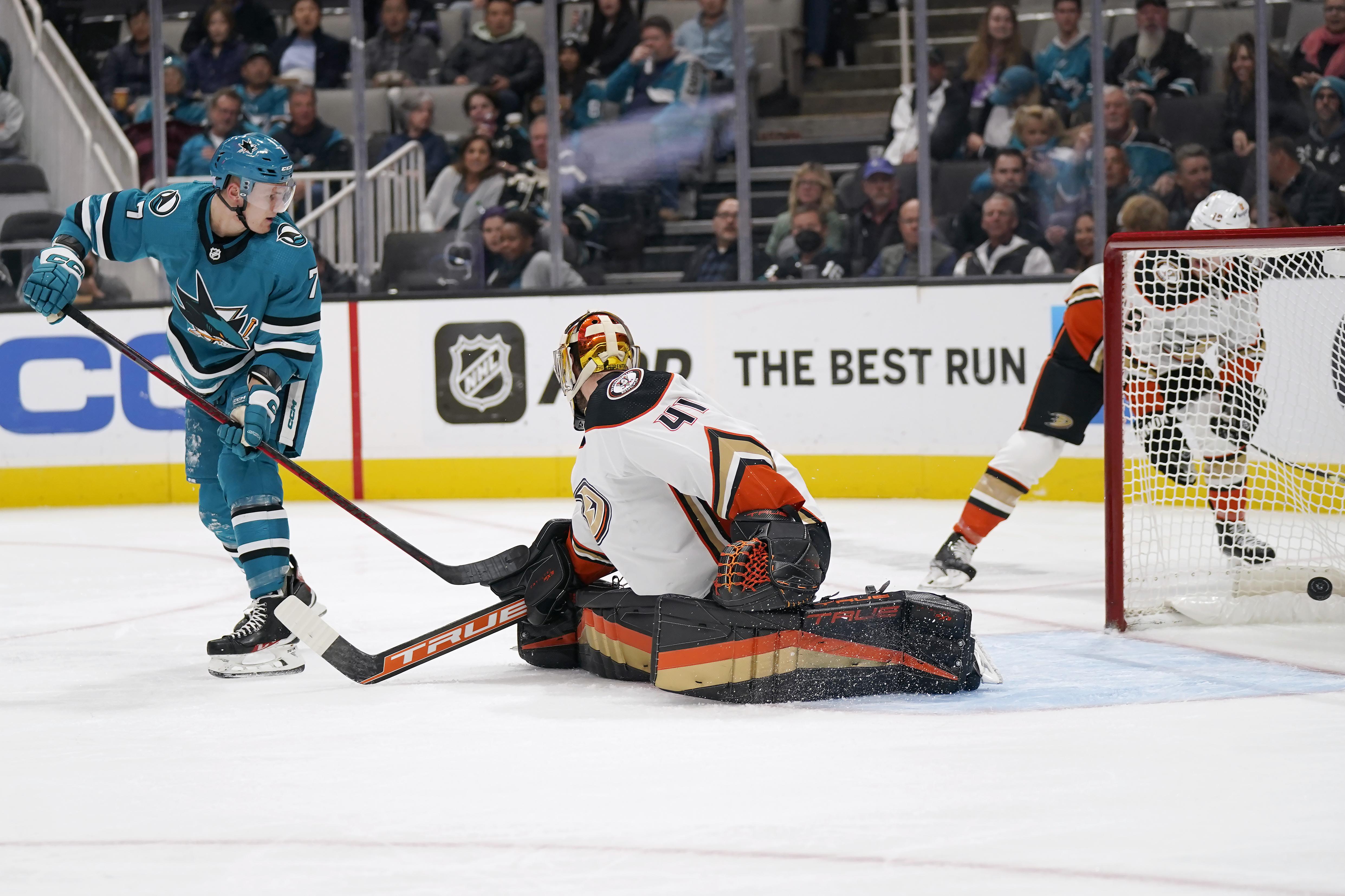 San Jose Sharks' Timo Meier, right, skates past Anaheim Ducks