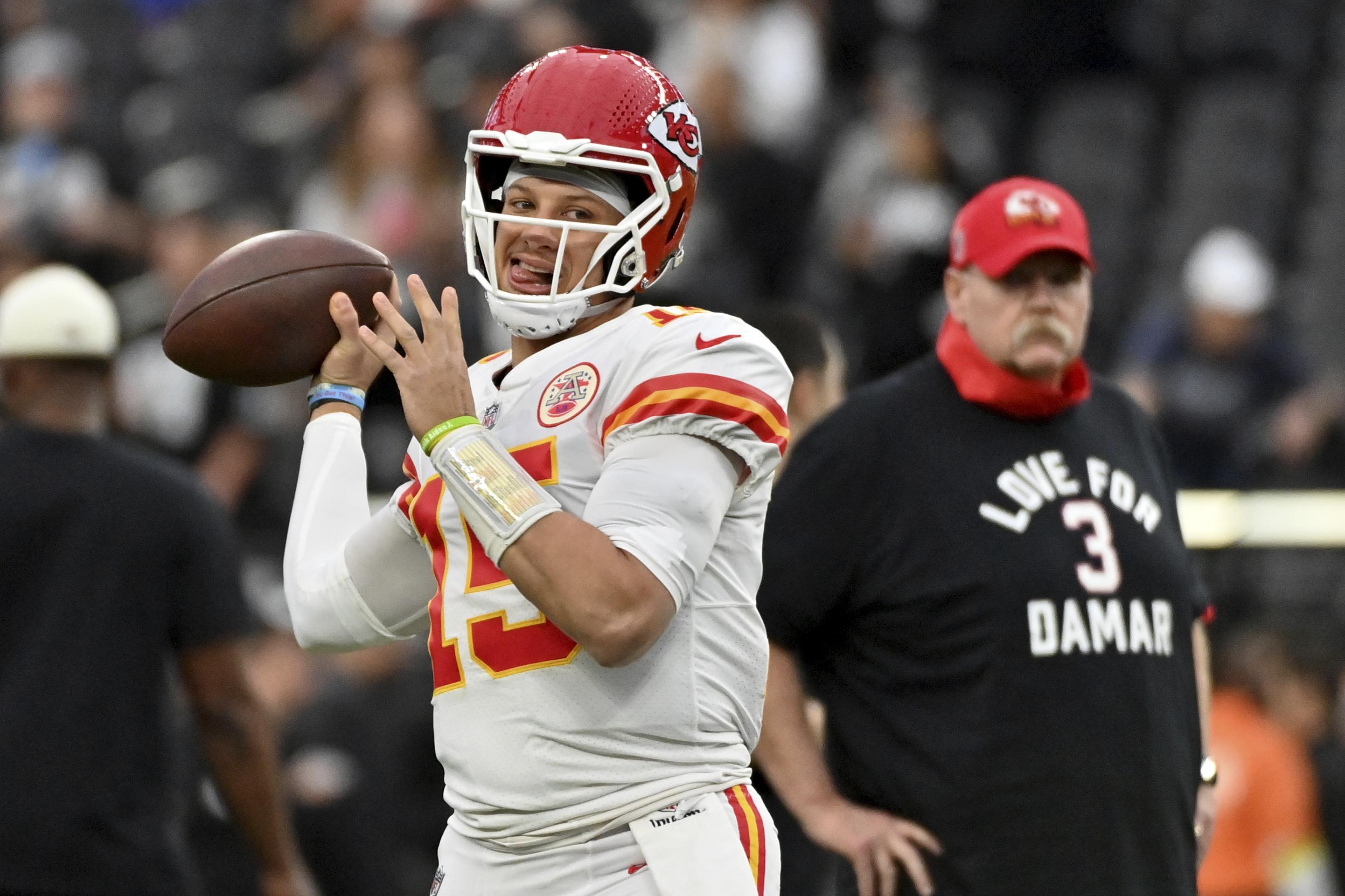 Defending champion Chiefs look vulnerable as they lose ground in AFC with  loss to Packers