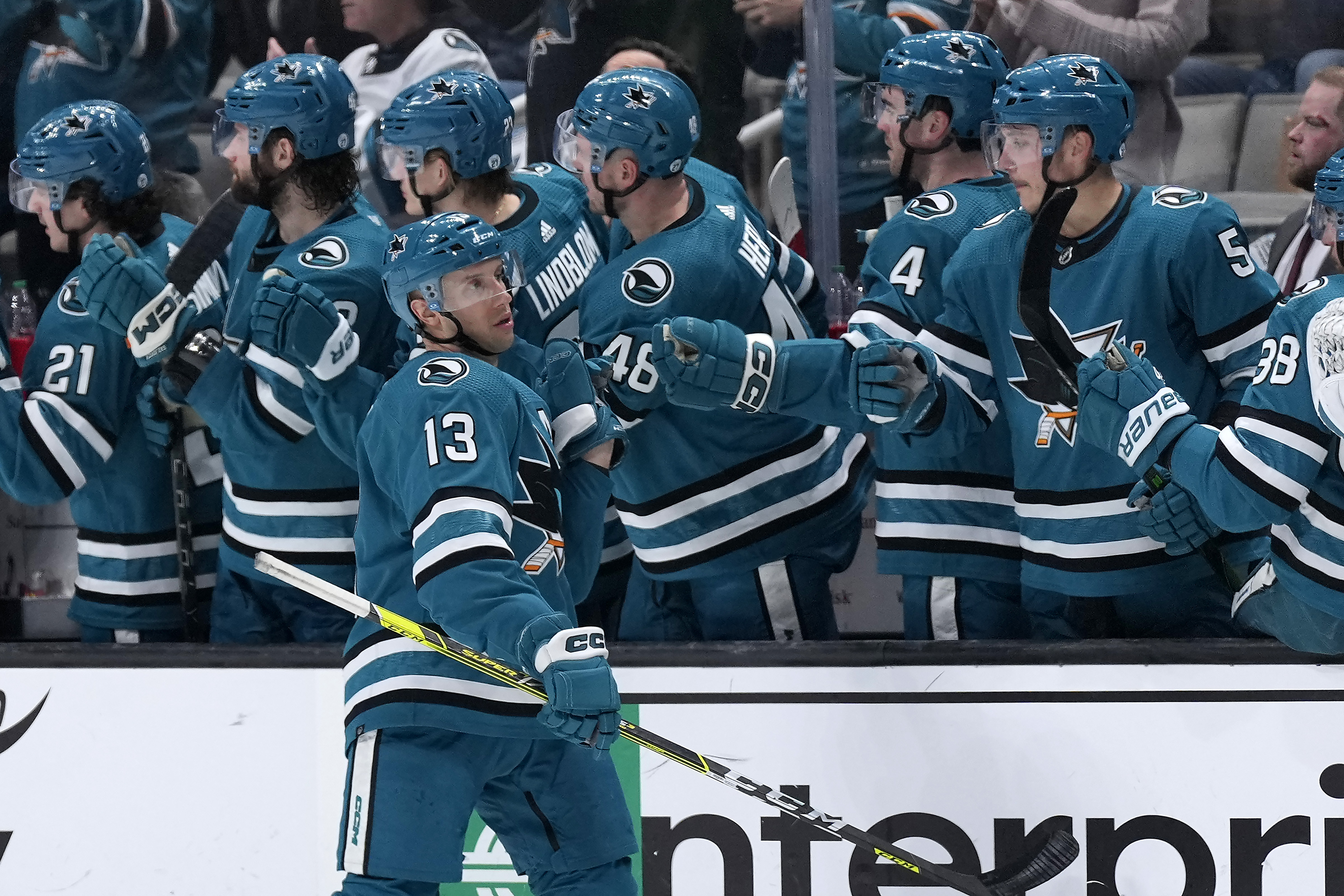 Karlsson has 4 points to reach 60, Sharks rally past Stars - ABC7 San  Francisco