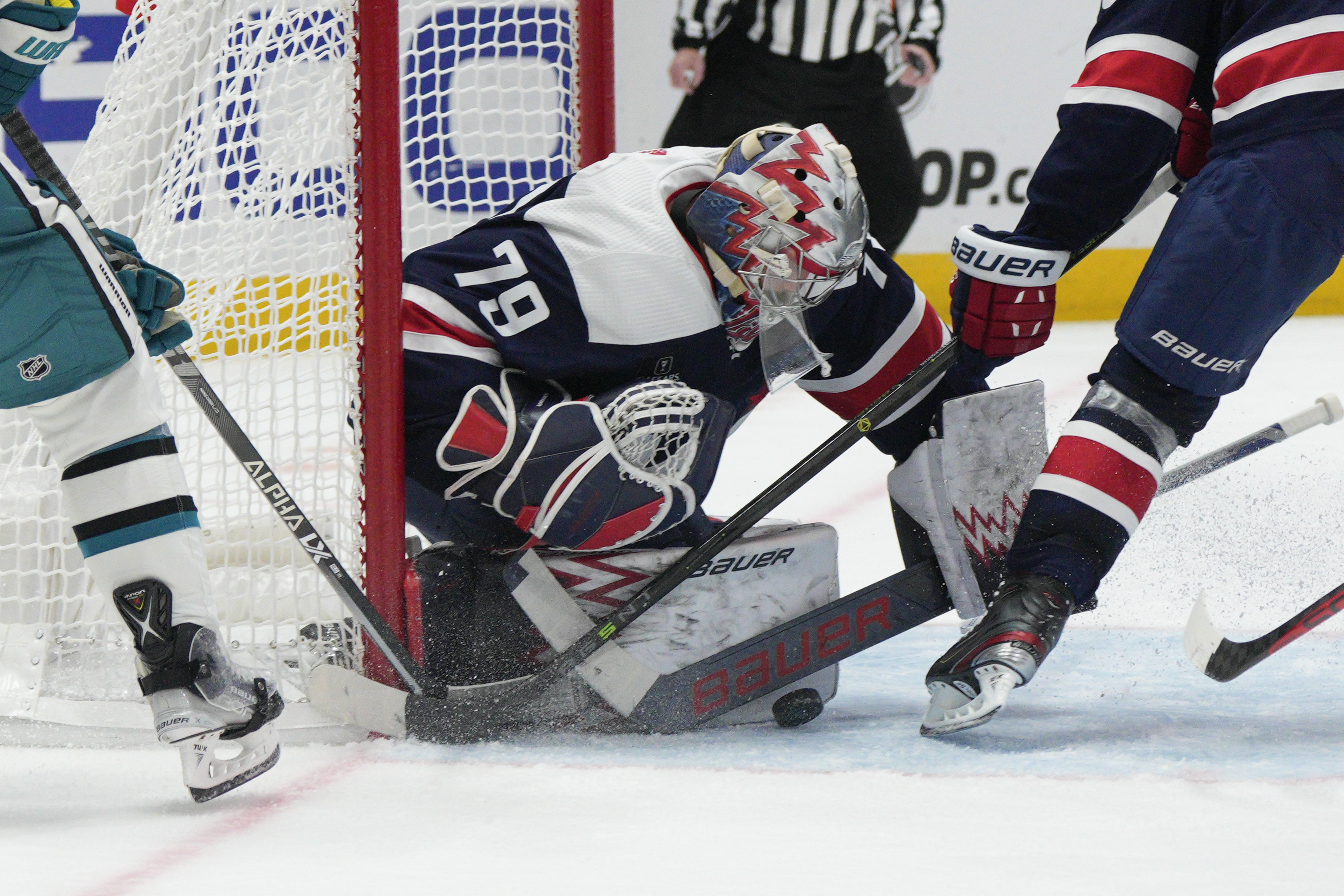 Capitals sign Charlie Lindgren to be their backup goaltender