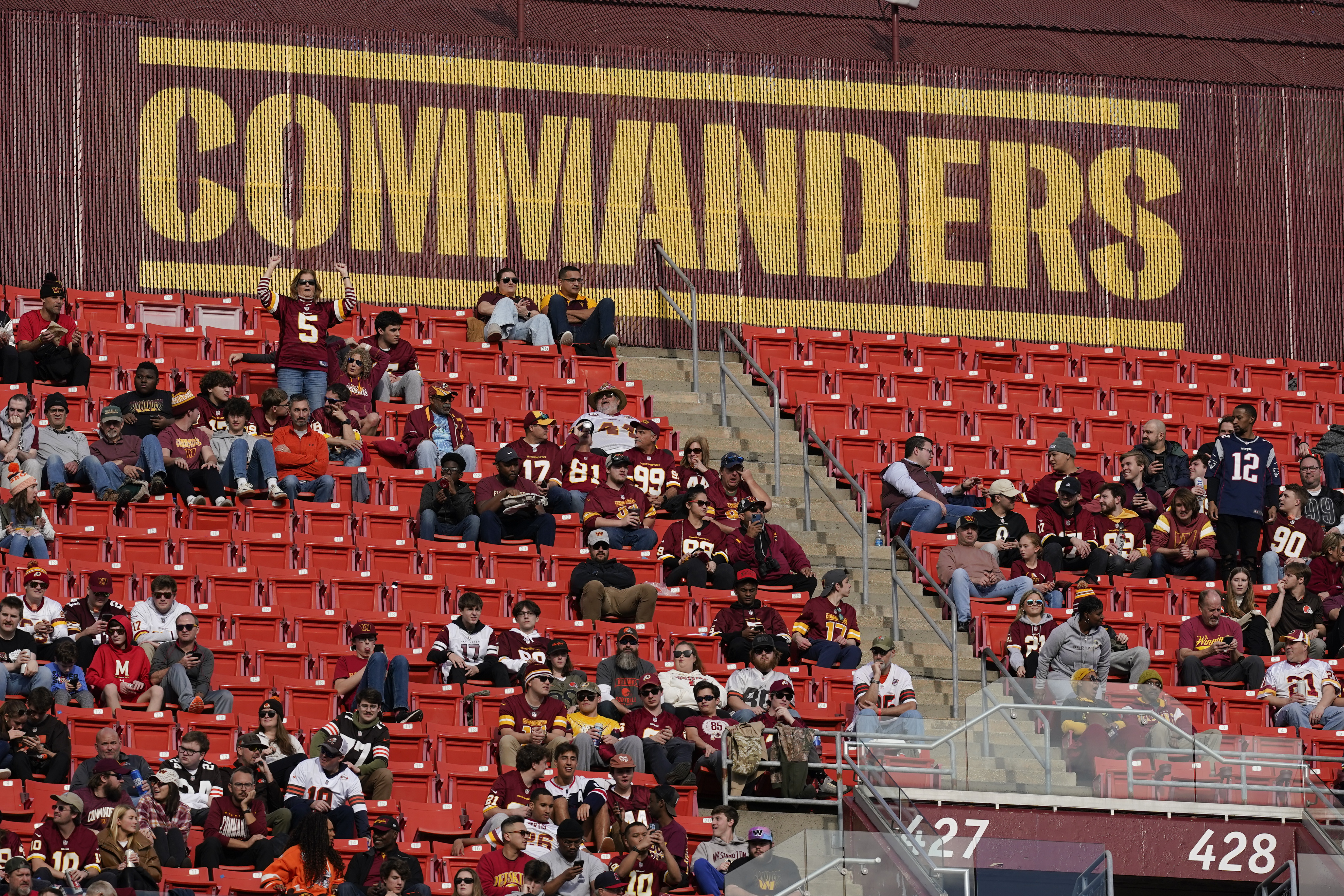 Empty seats and scandals: It appears no one wants to be a Washington fan, Washington  Commanders