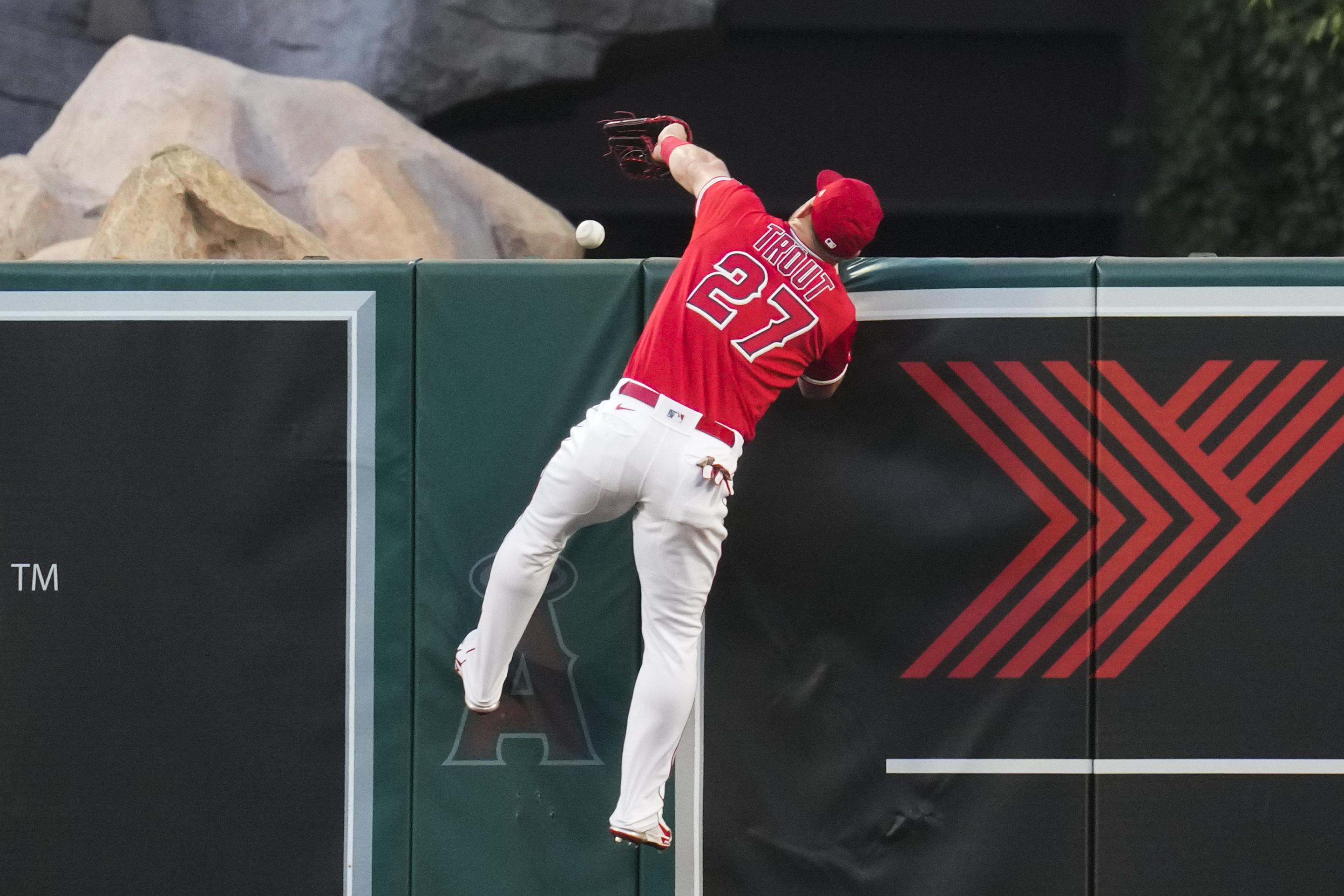 Aledmys Diaz credits Athletics' win vs. Angels to 'playing the