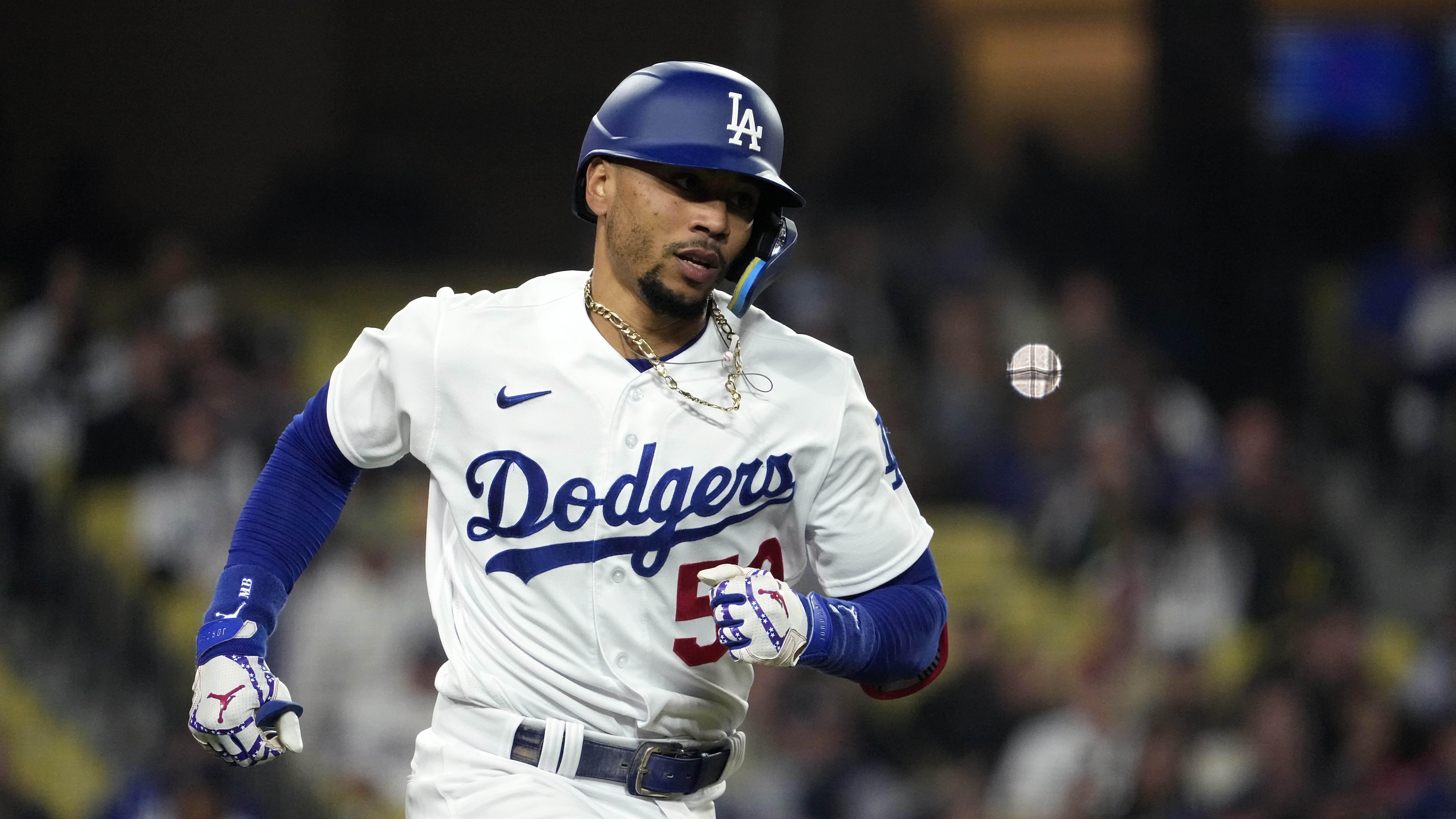 Mookie Betts avoiding 'haunted' Milwaukee hotel during Dodgers road trip