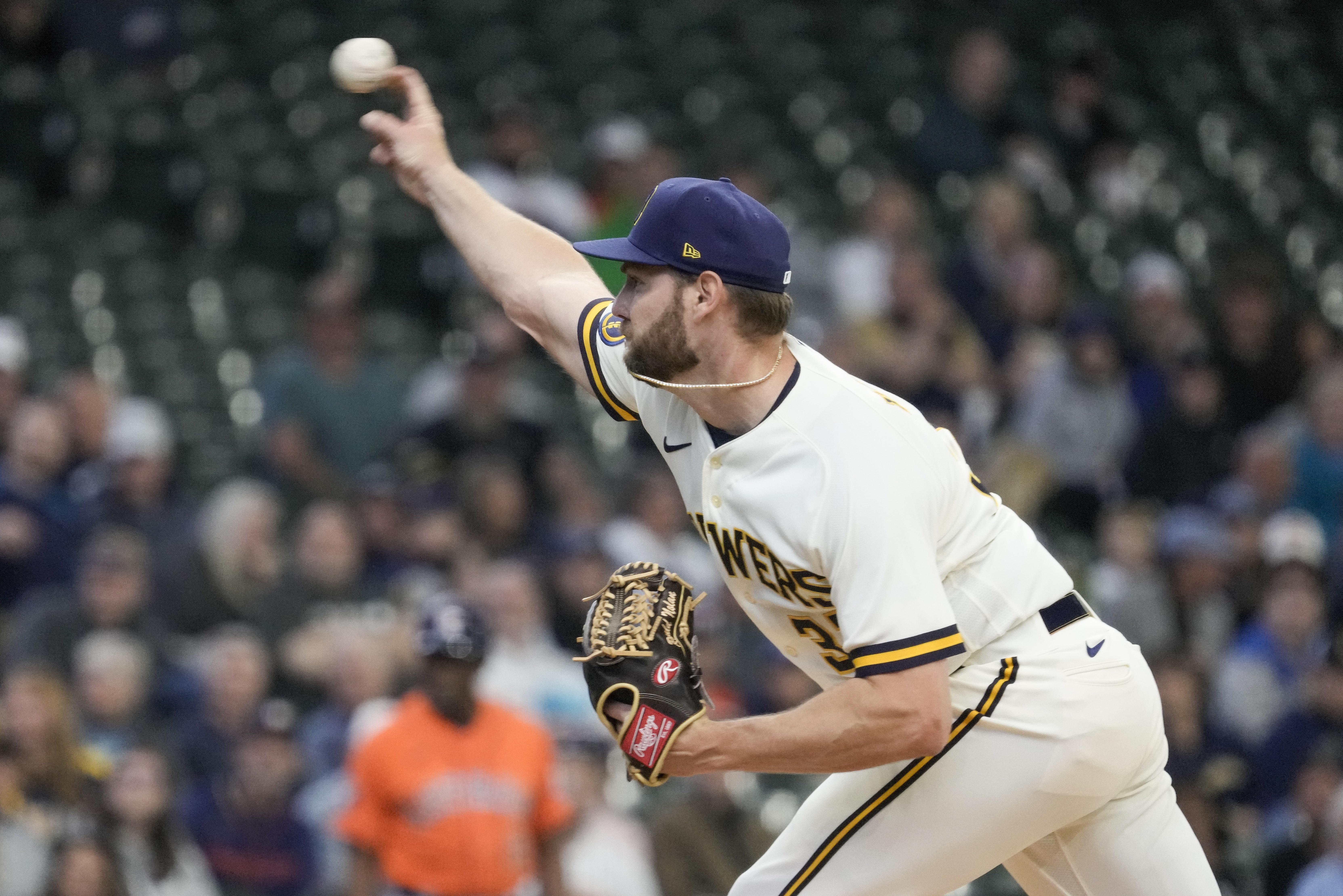 Adrian Houser pitches 7 innings as Milwaukee Brewers beat