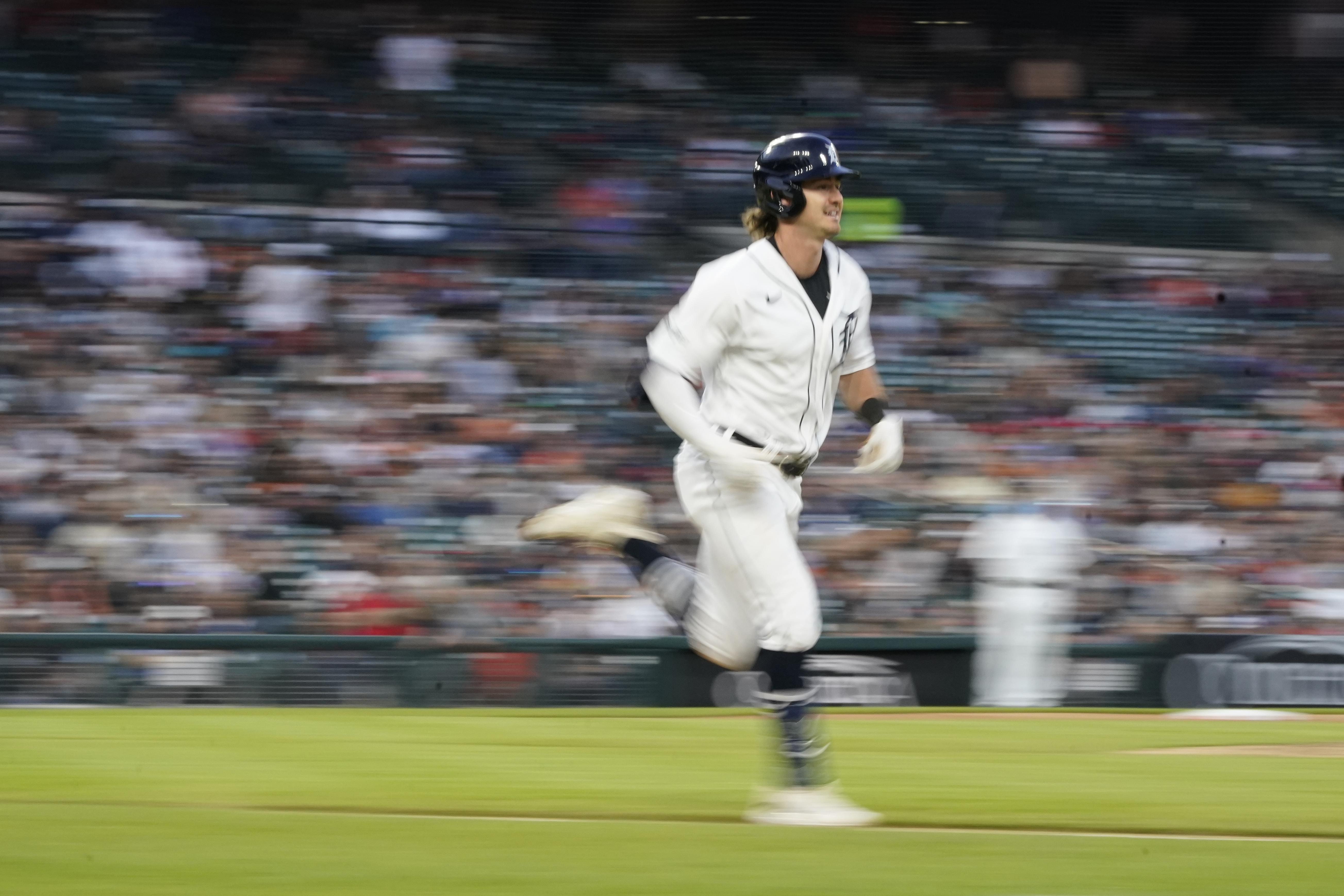 Tigers beat White Sox 4-3 in debut of new uniform