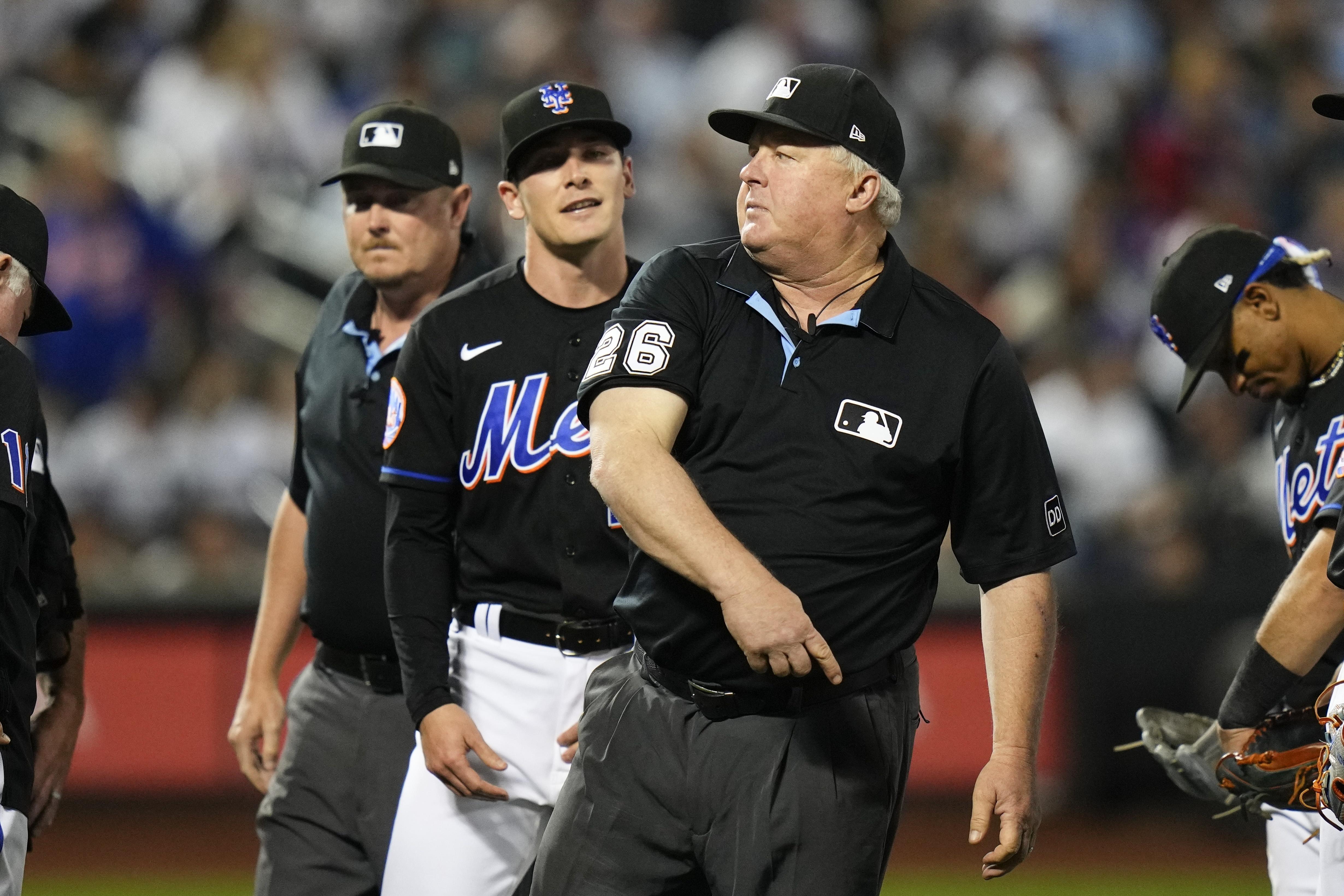 New York Mets reliever Drew Smith ejected from Subway Series game vs Yankees for illegal substance foto