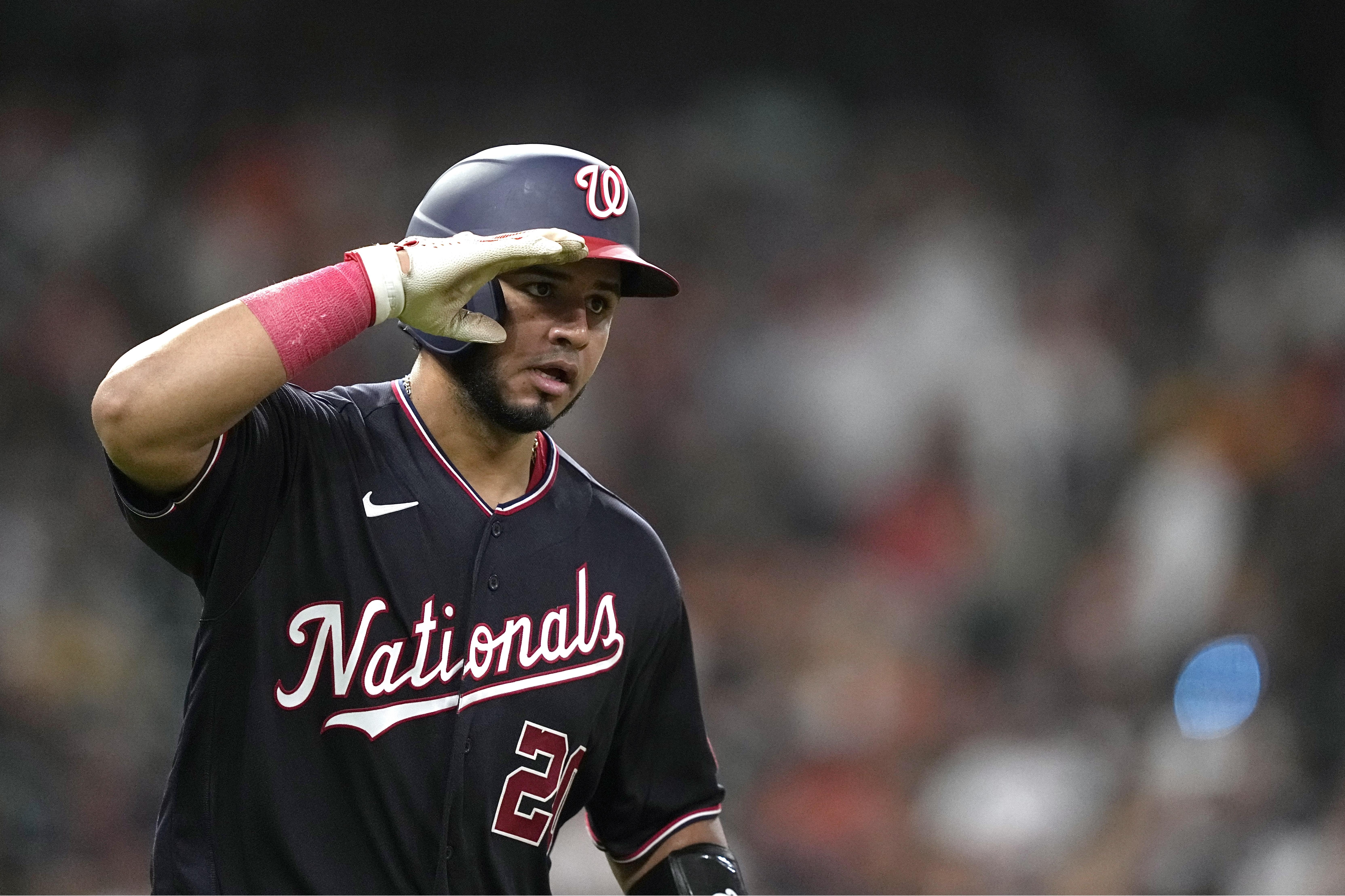 Ruiz gets 2 big hits late as the Nationals beat the Astros 4-1 in 10  innings to avoid a sweep