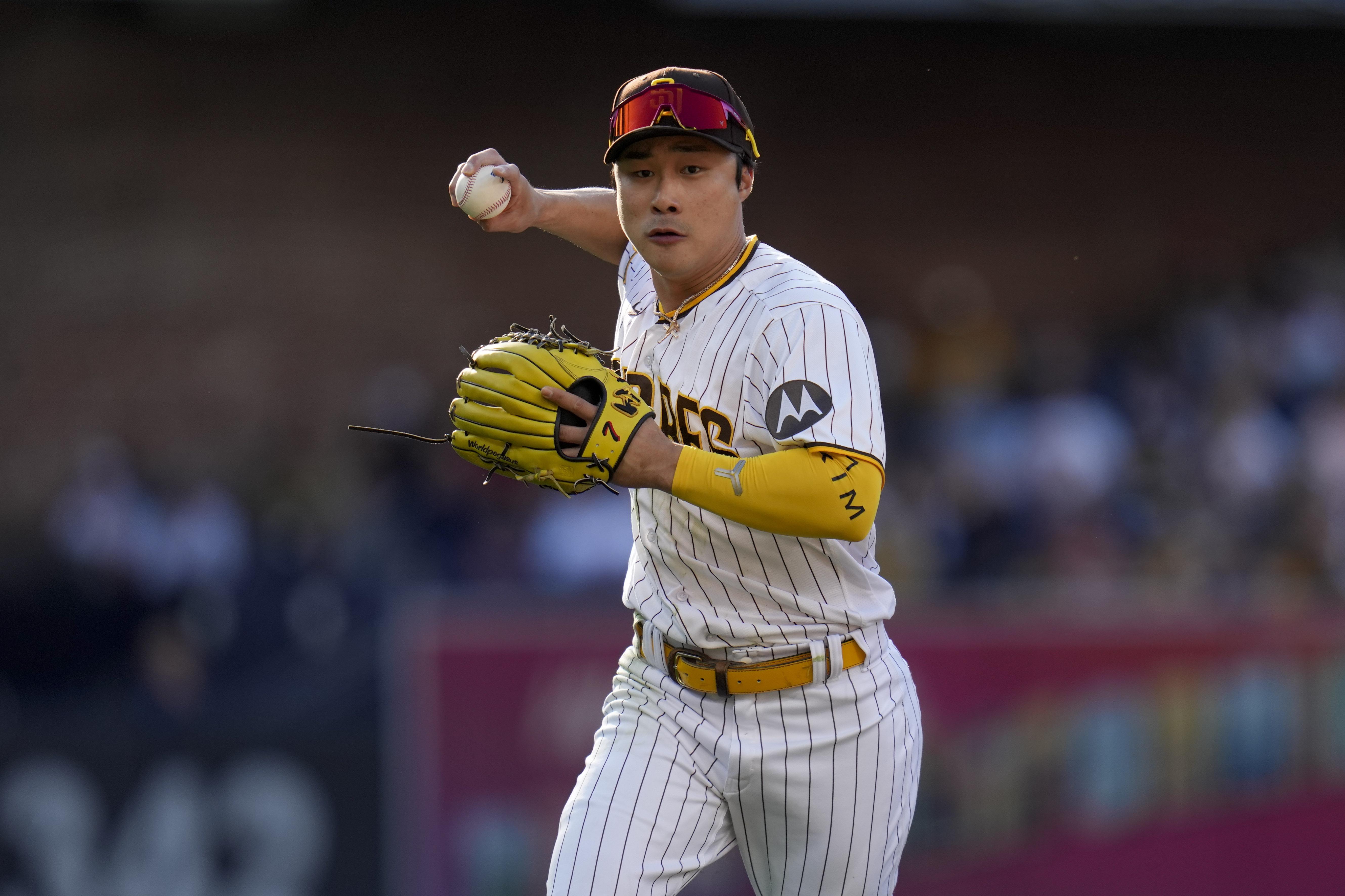 Padres' Kim Ha-seong hits 1st MLB homer in victory