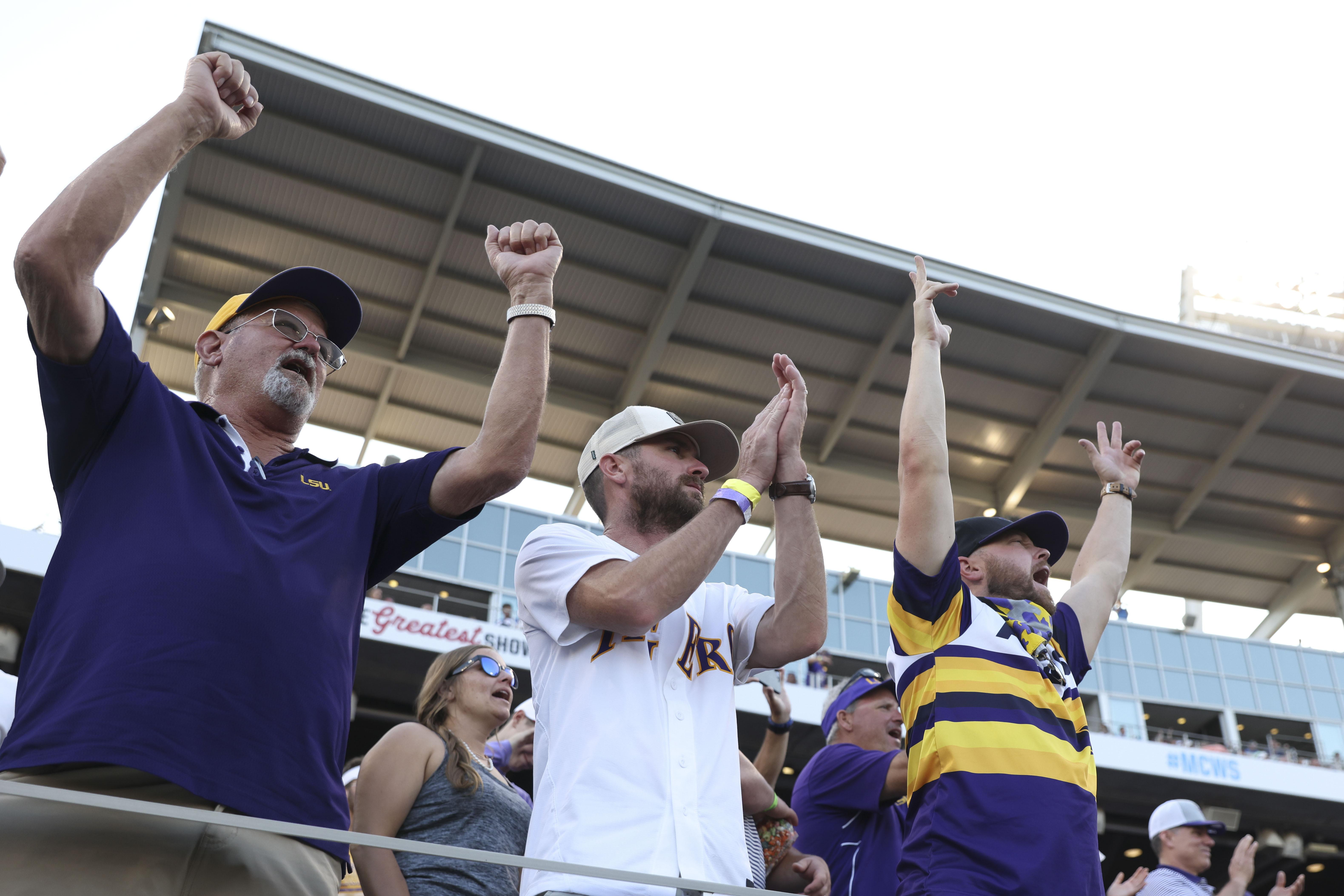 Florida sets College World Series record for runs with 24-4 win over LSU to  force deciding Game 3