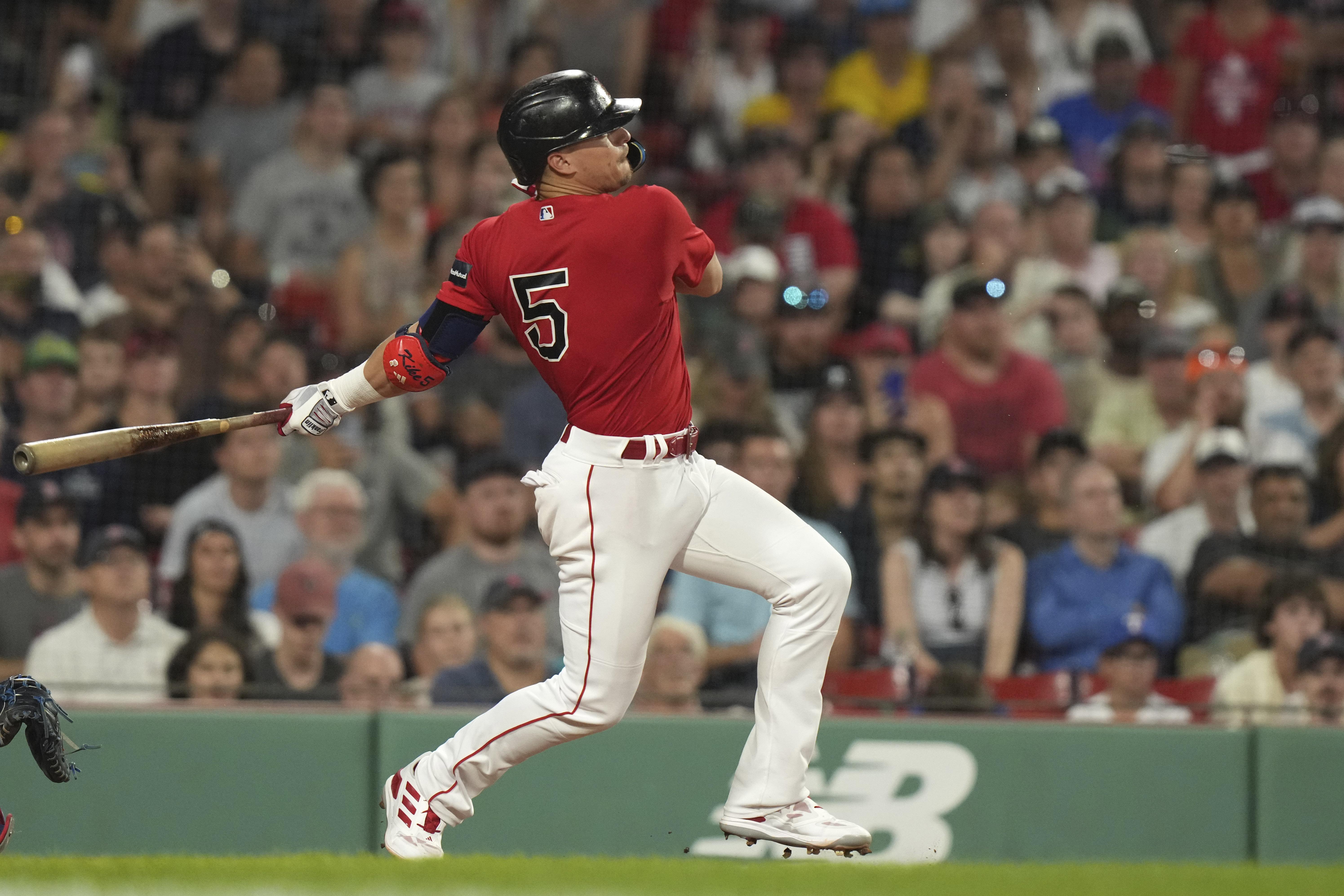 McGuire's safety squeeze with bases loaded lifts Red Sox over Diamondbacks  2-1 - Boston News, Weather, Sports