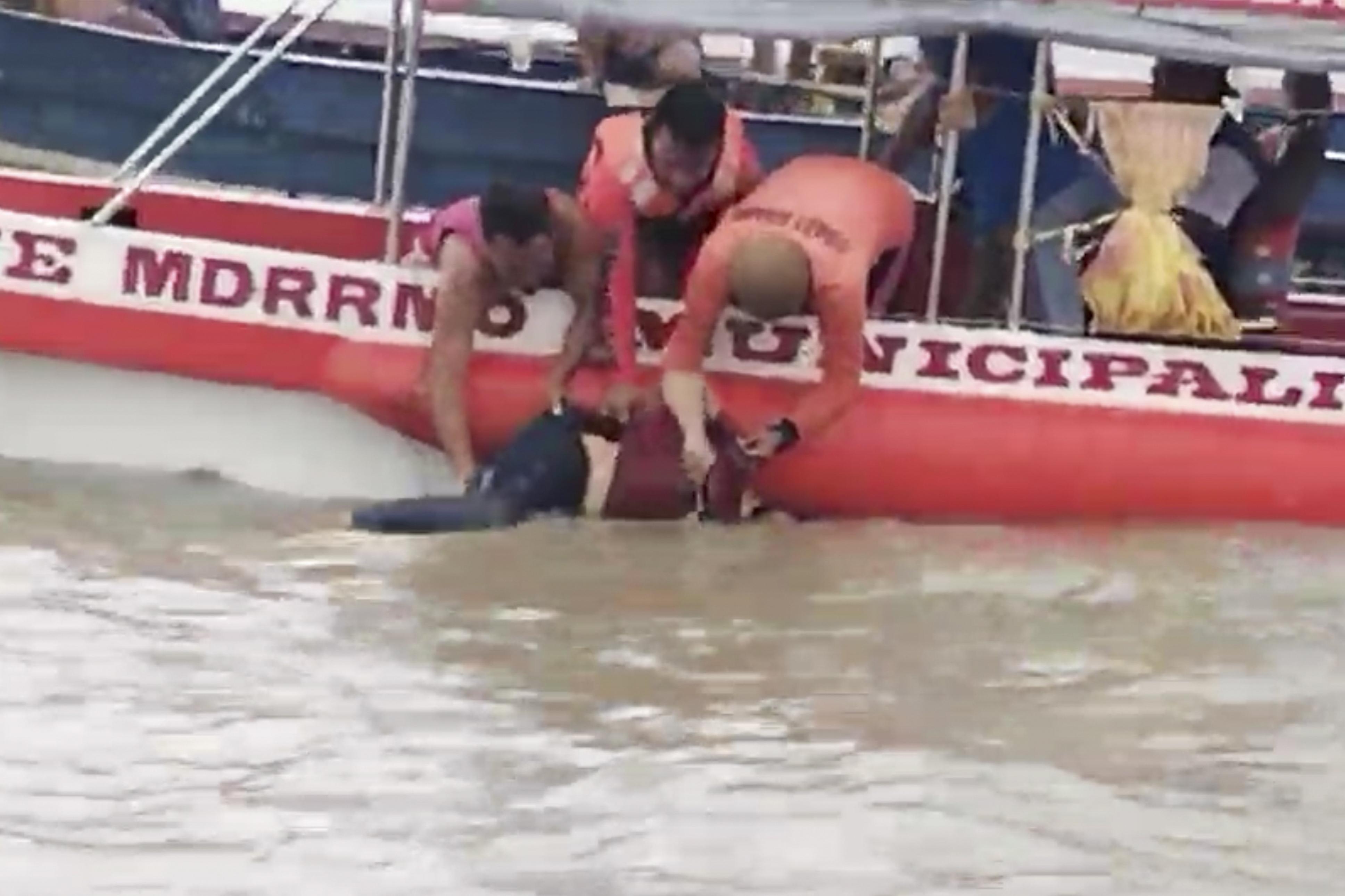 Fierce winds caused panic on ferry that capsized in Philippines