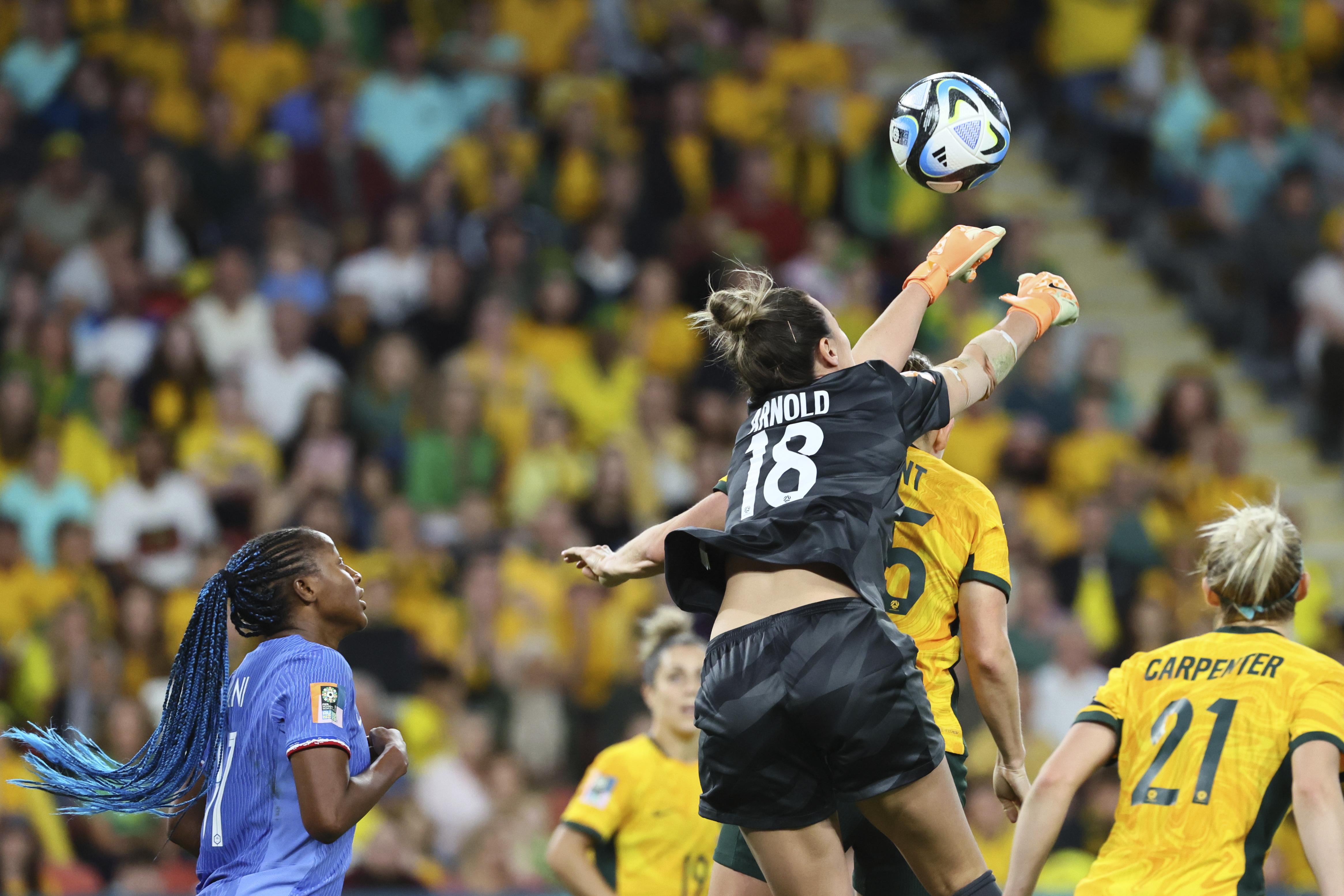 France coach Renard says pressure will be on Australia in quarter