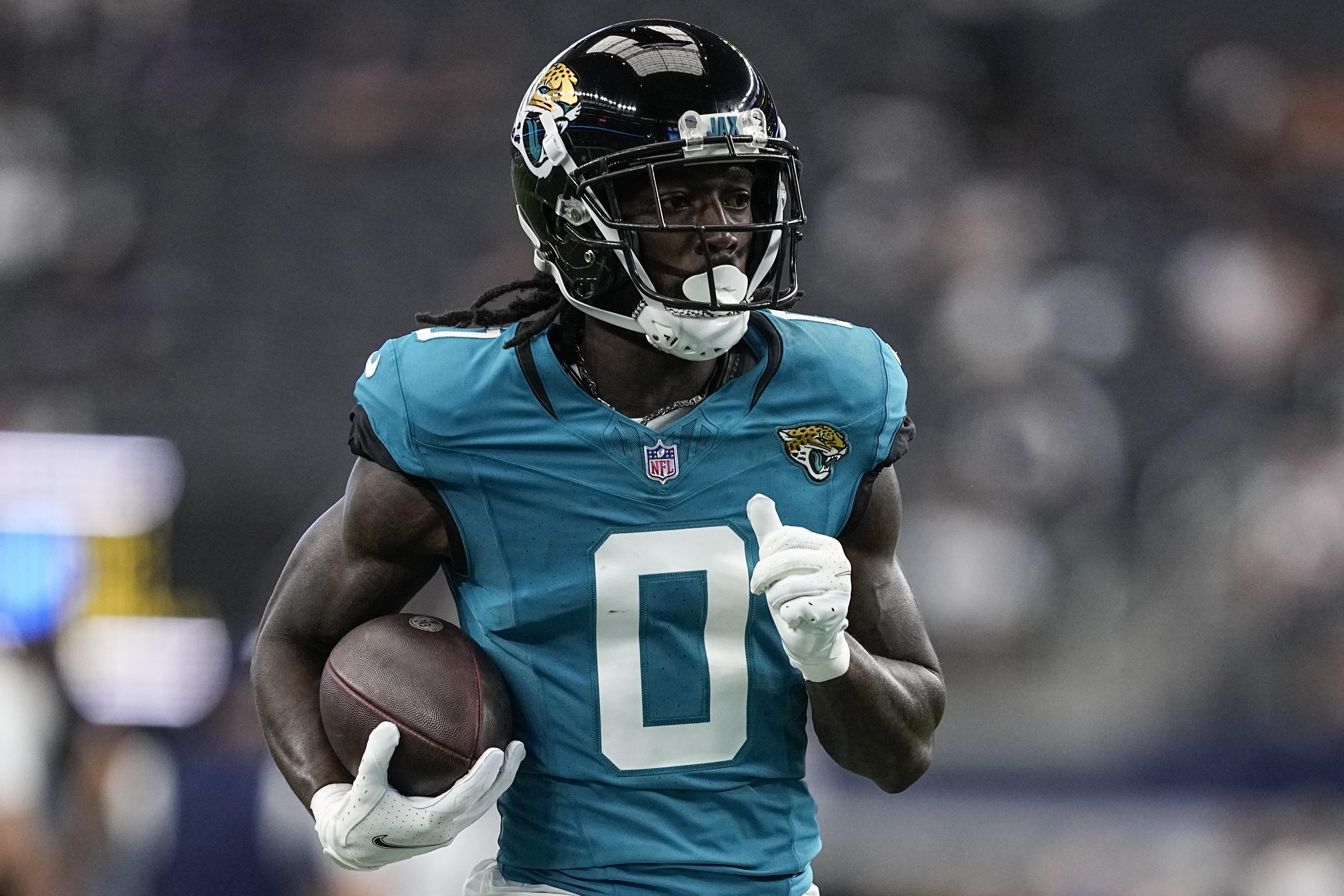 Which games should the Jags wear their teal alternates for?