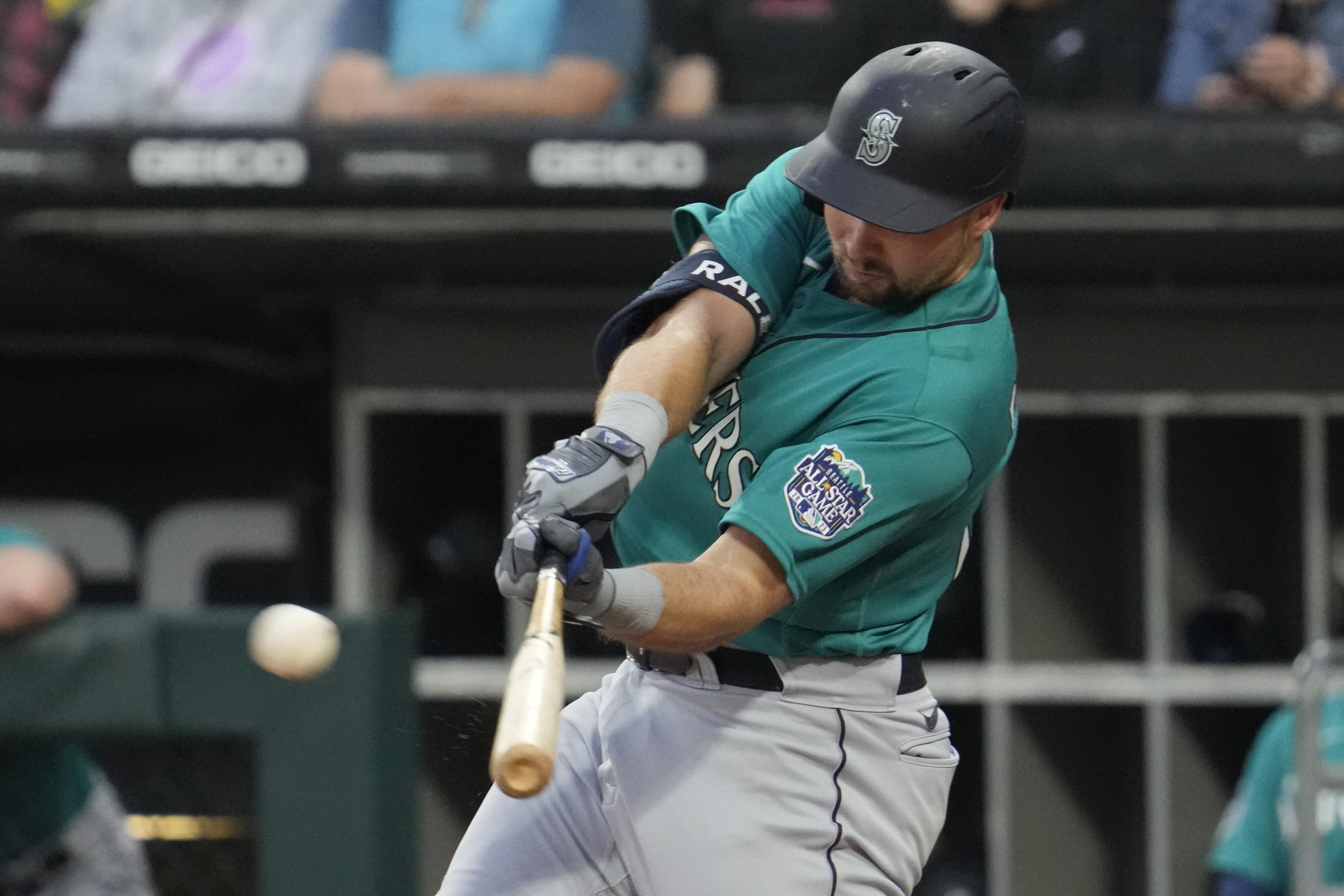 Luis Castillo stars as Mariners beat Royals 3-2 to grab sole possession of  AL West lead