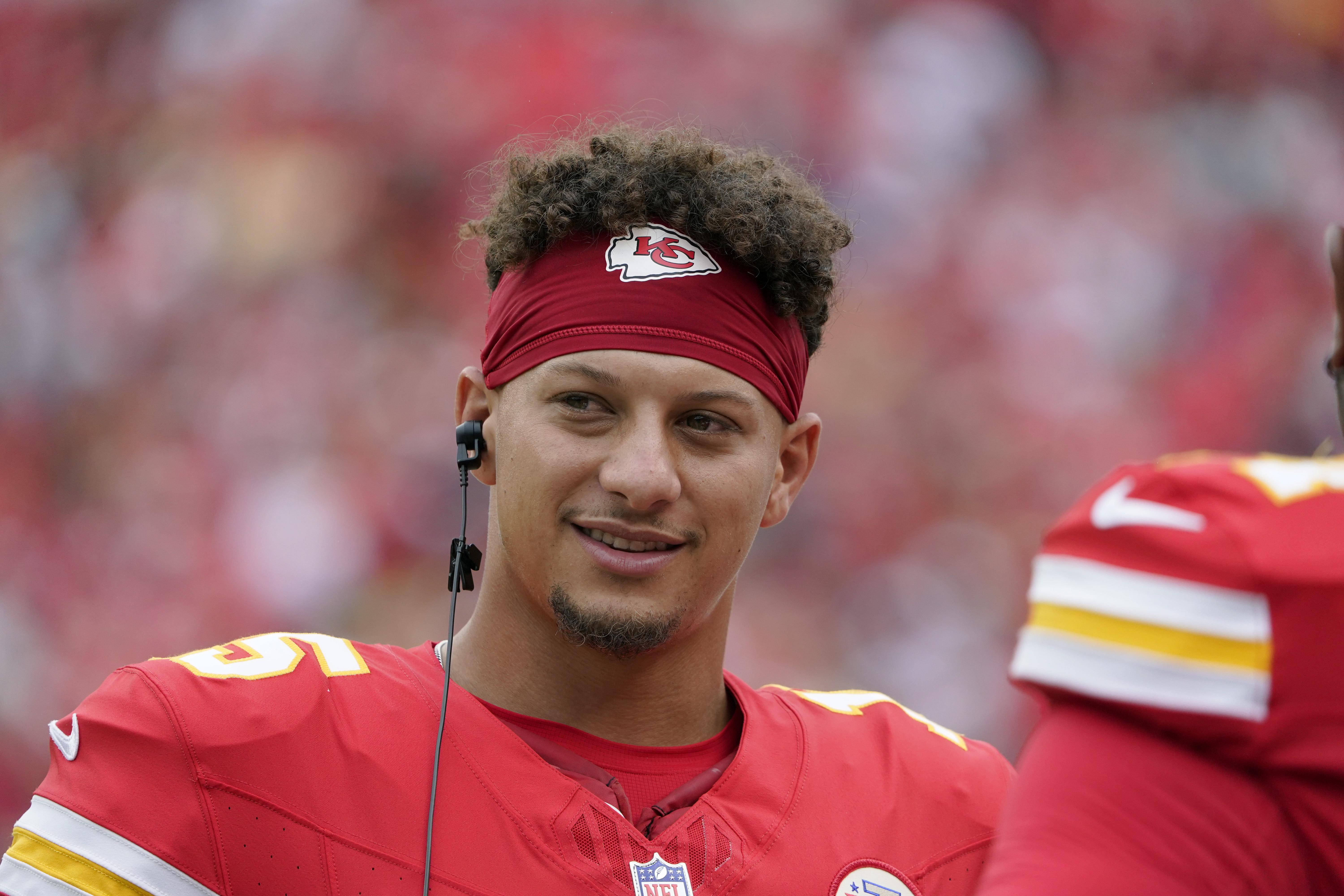 Chiefs defense dominant while Mahomes and the offense goes through 'growing  pains