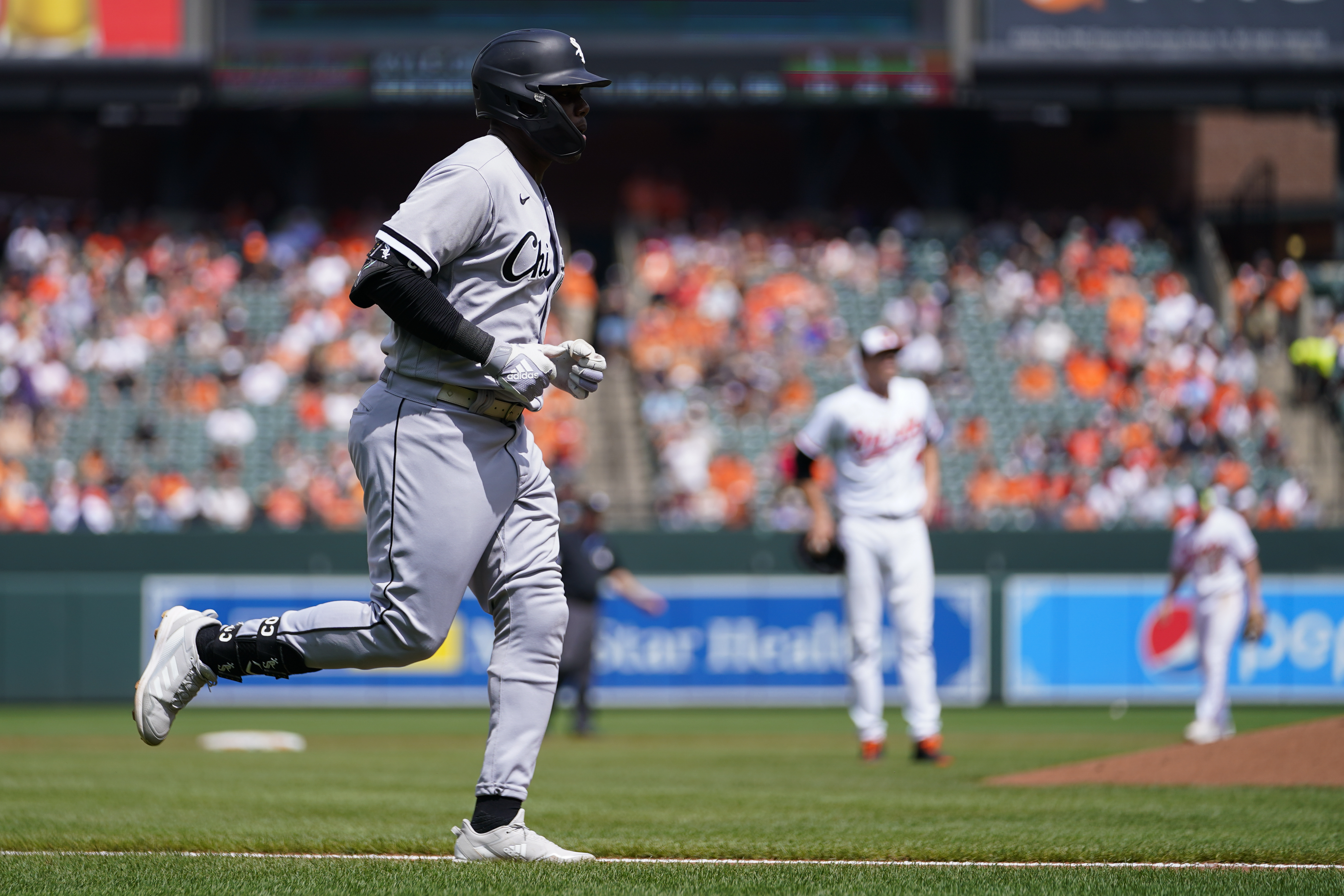 Cease goes 5 innings in debut, White Sox beat Tigers 7-5