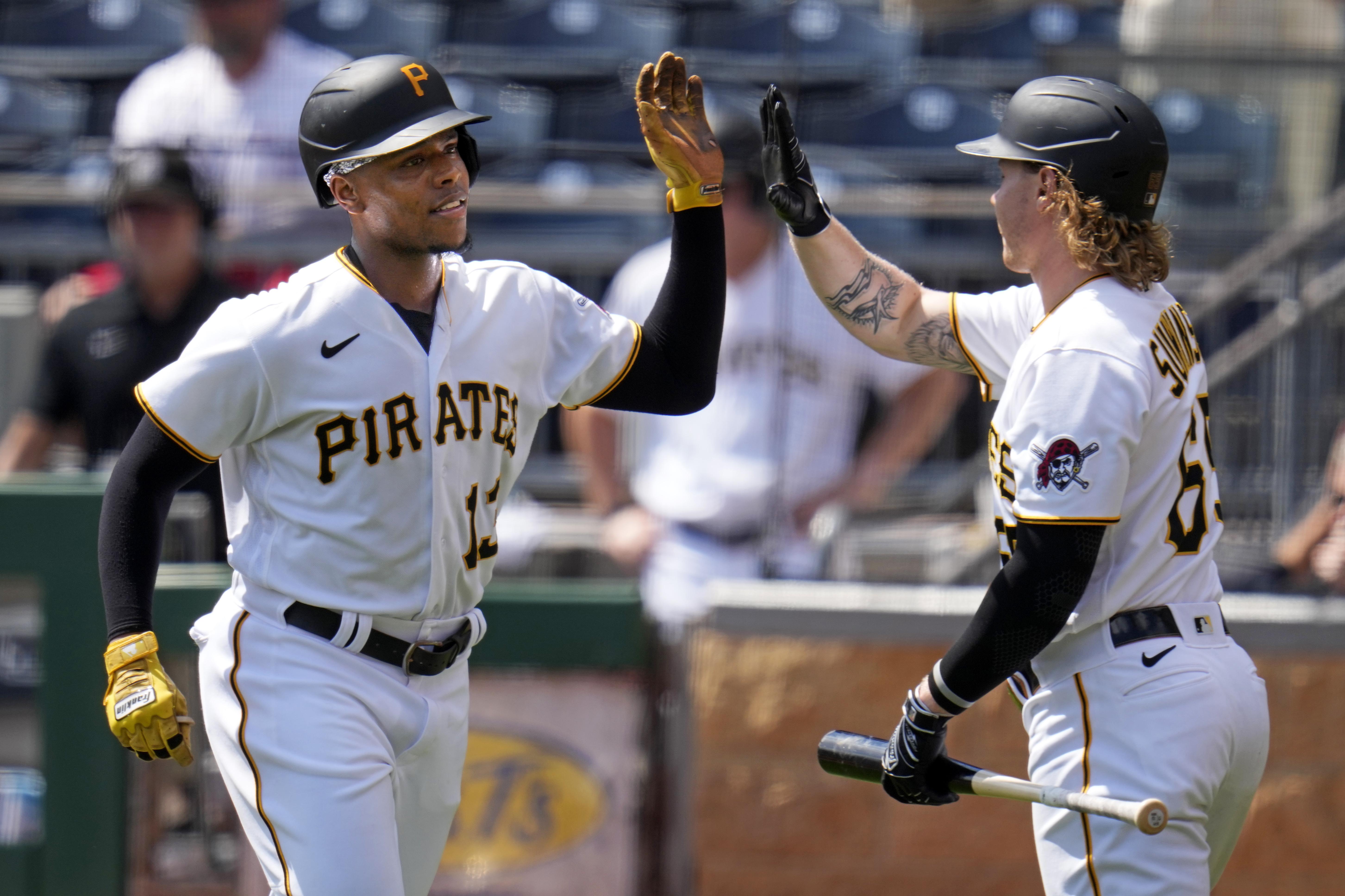 Ji Hwan Bae's First Career HR Helps Pirates Top BoSox