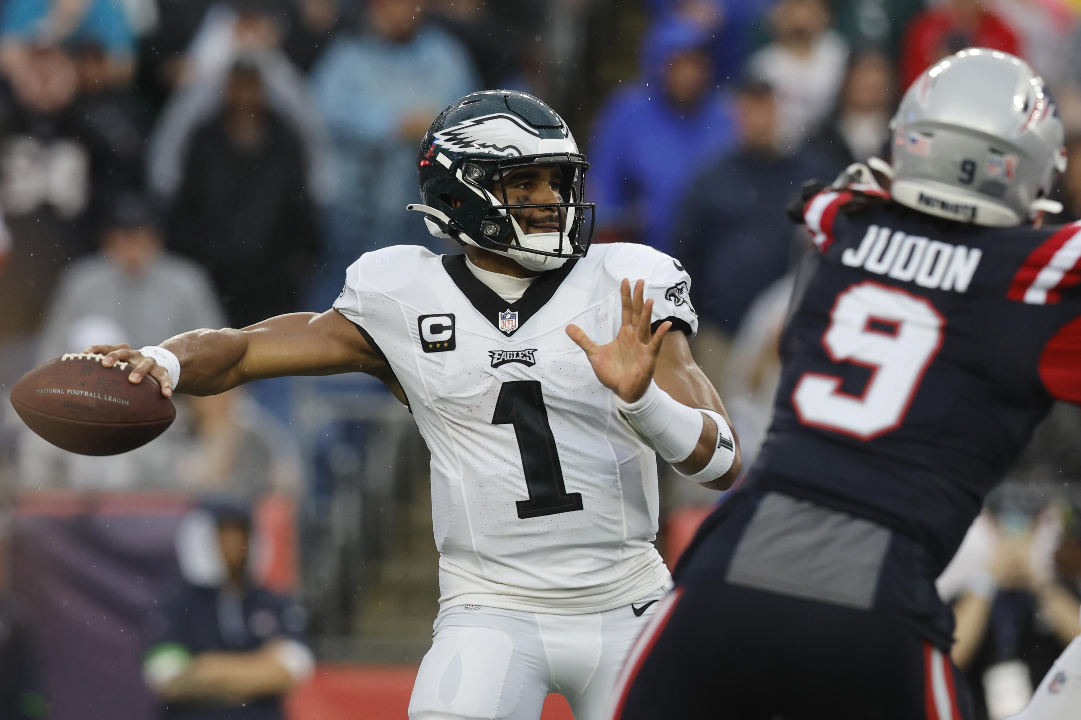 Hurts leads Eagles to impressive 32-6 season-opening win in Atlanta –  timesherald