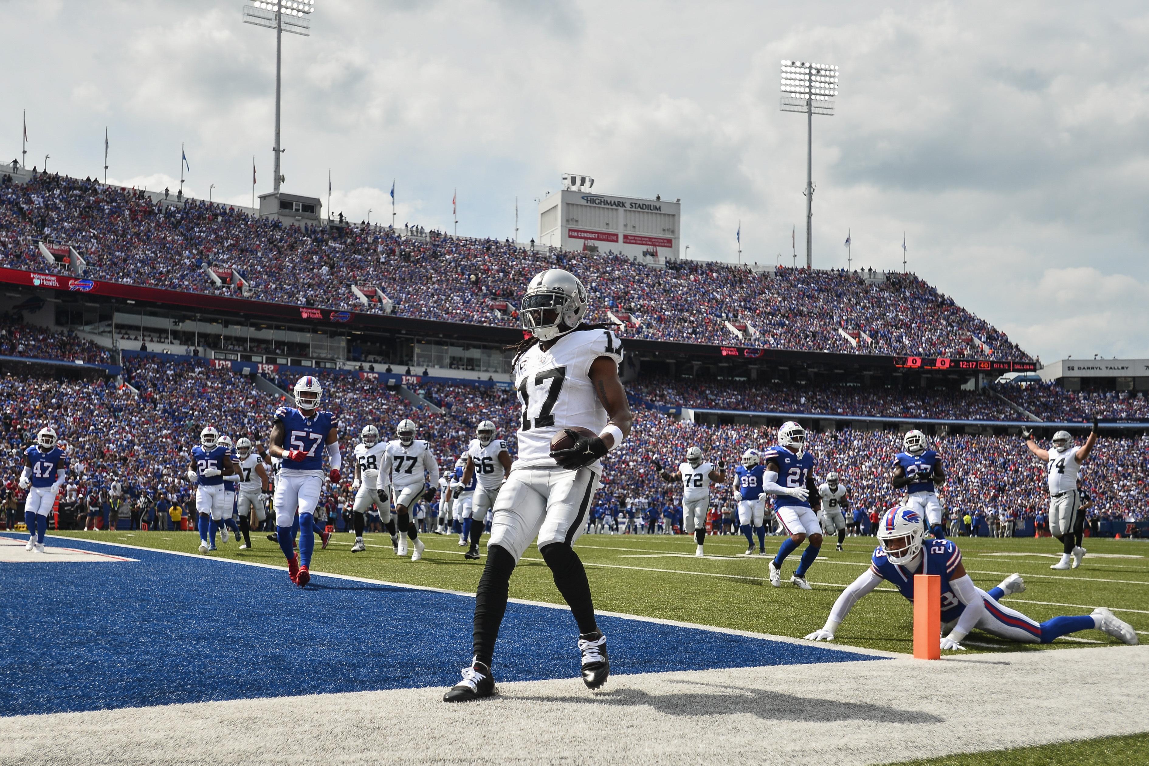 Raiders' Davante Adams honored at Fresno State, NASCAR race