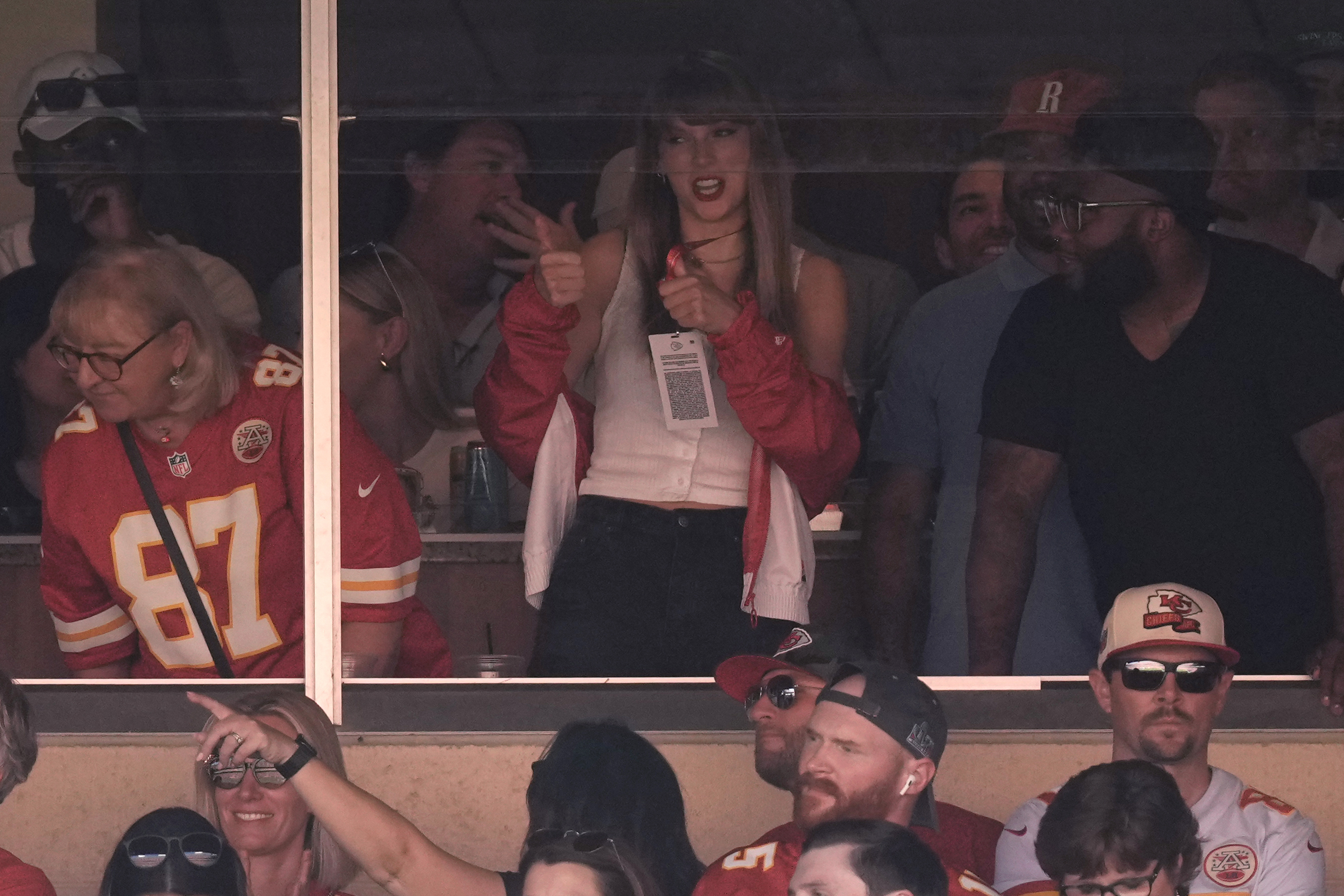 Taylor Swift's attendance at Chiefs game brings a spike in Travis