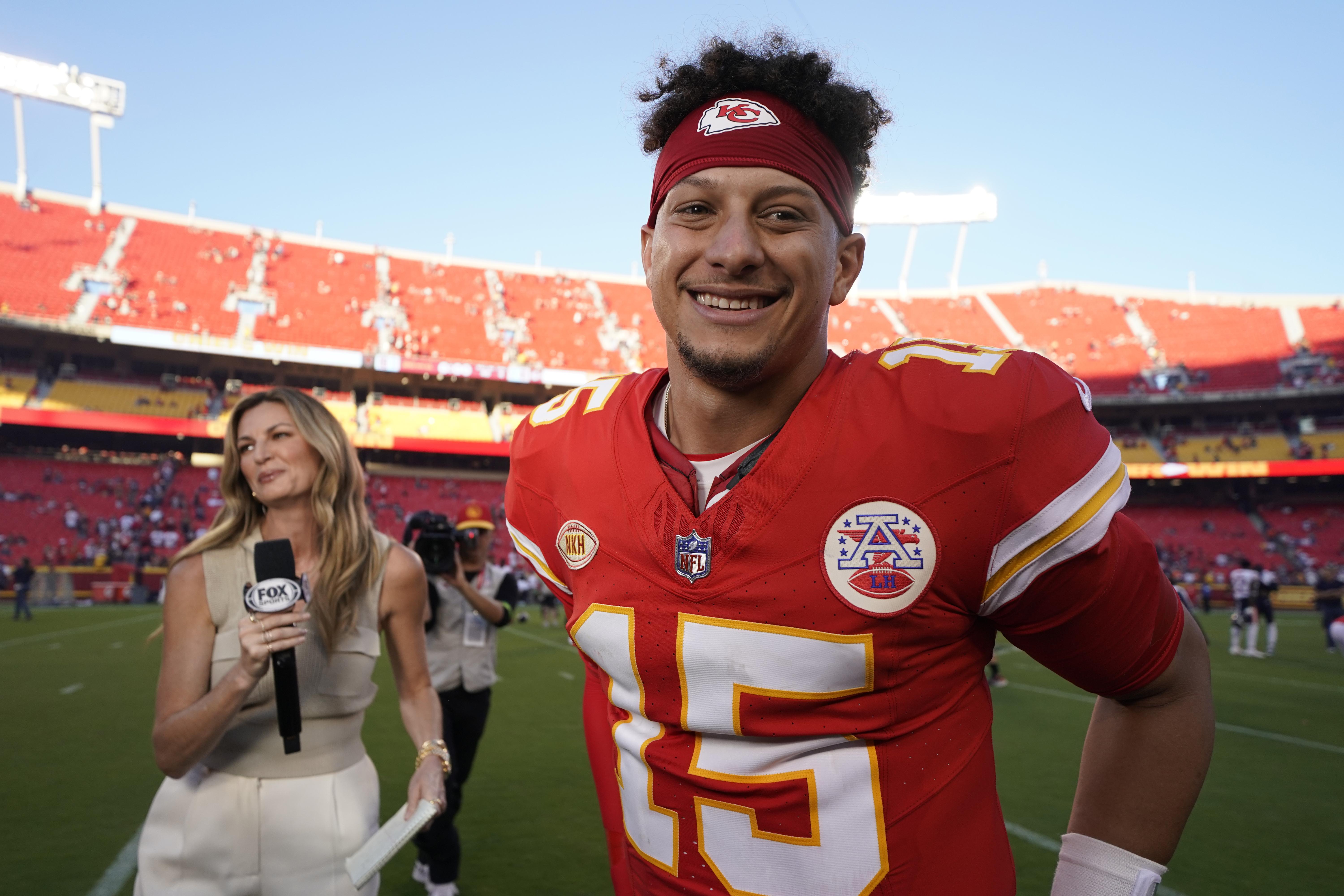 Patrick Mahomes, Chiefs hold on to beat Jets 23-20 with Taylor Swift, Aaron  Rodgers watching – KXAN Austin