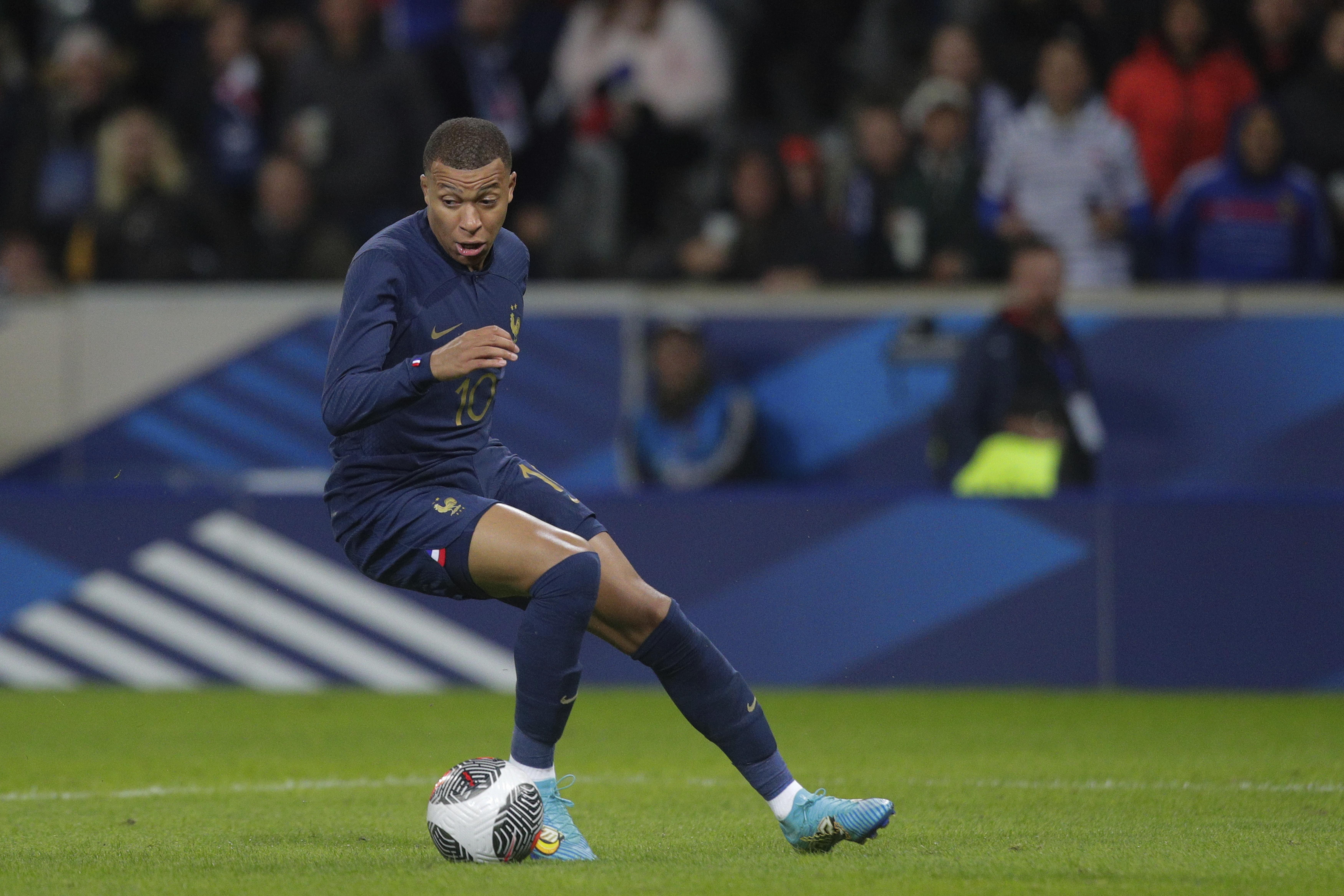 Kylian Mbappe informs PSG he will not extend contract: Media, Football  News