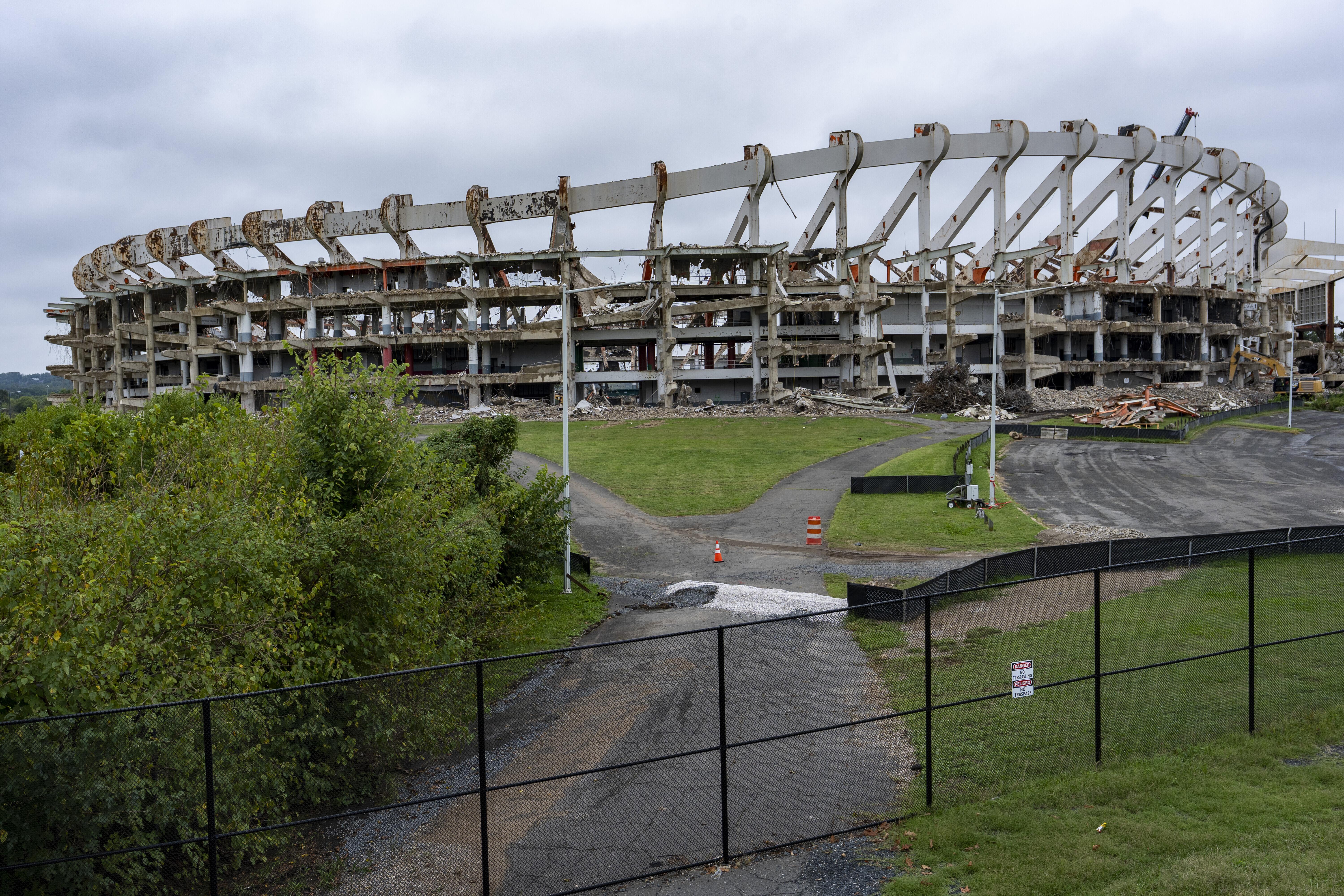 D.C. Council approves Commanders' new stadium, sends