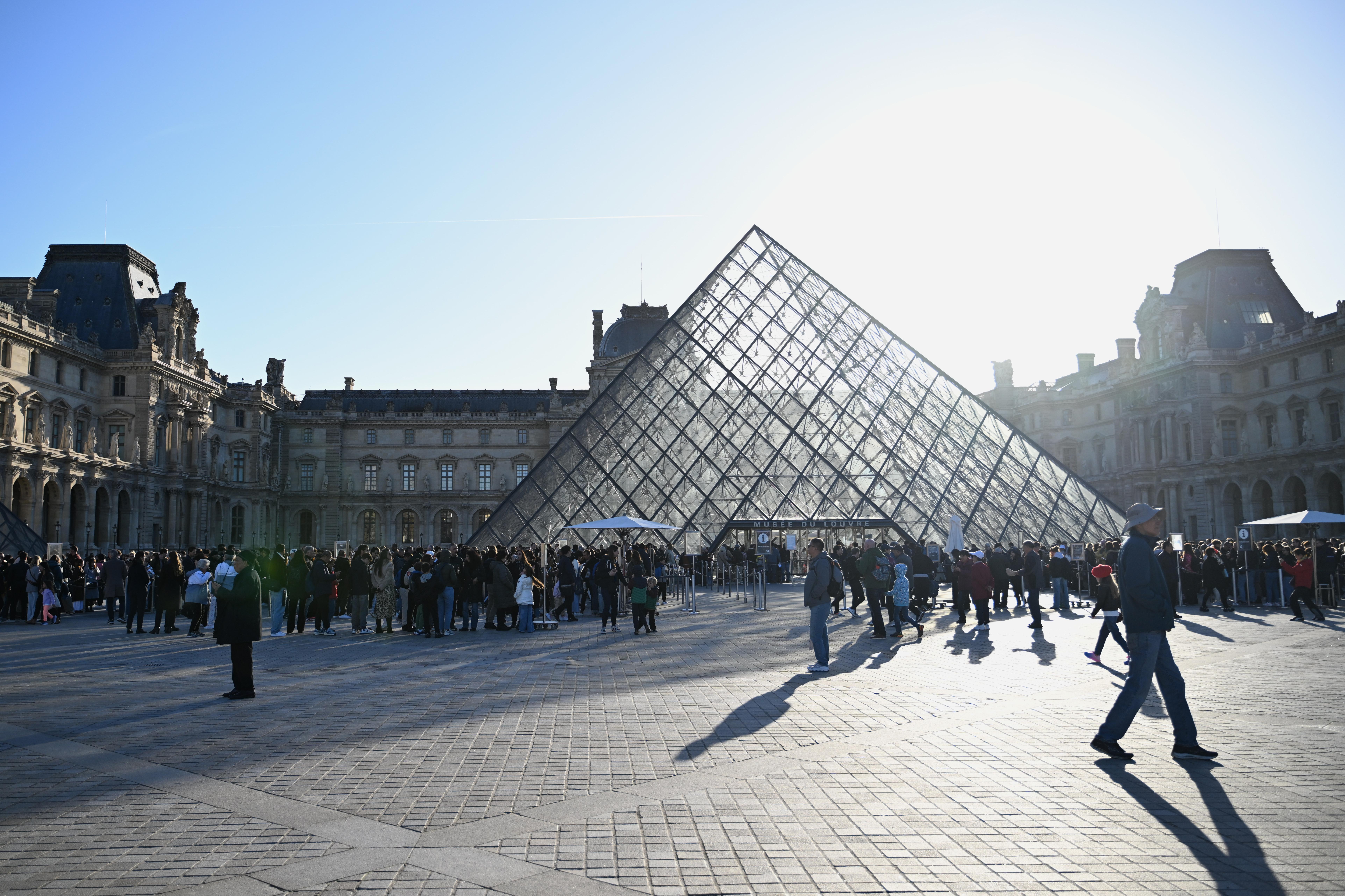 バッグ nest louvre parents Louvre used its own name as password, according to newly reviewed