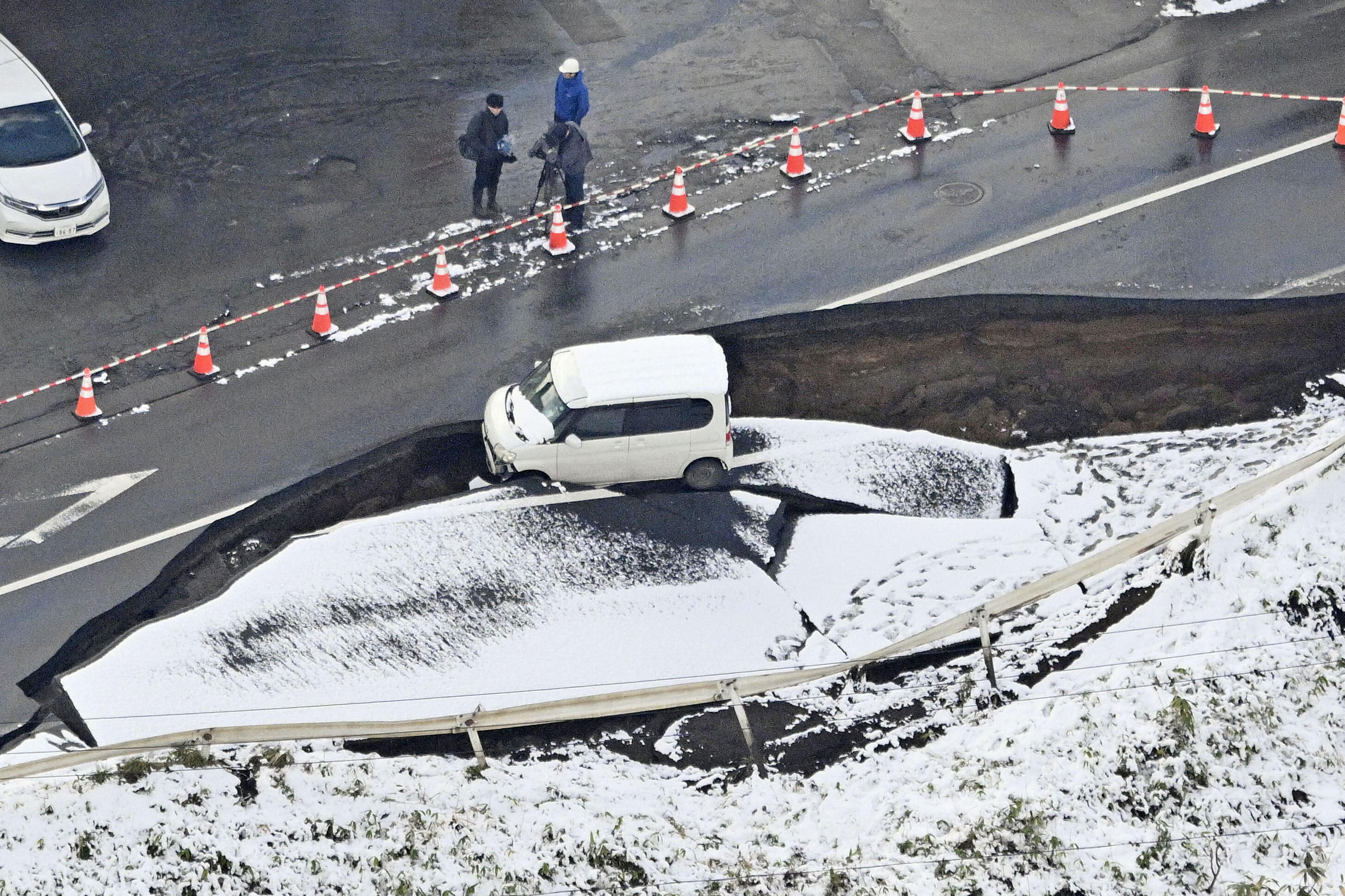 Japan lifts its megaquake advisory but urges caution a week after